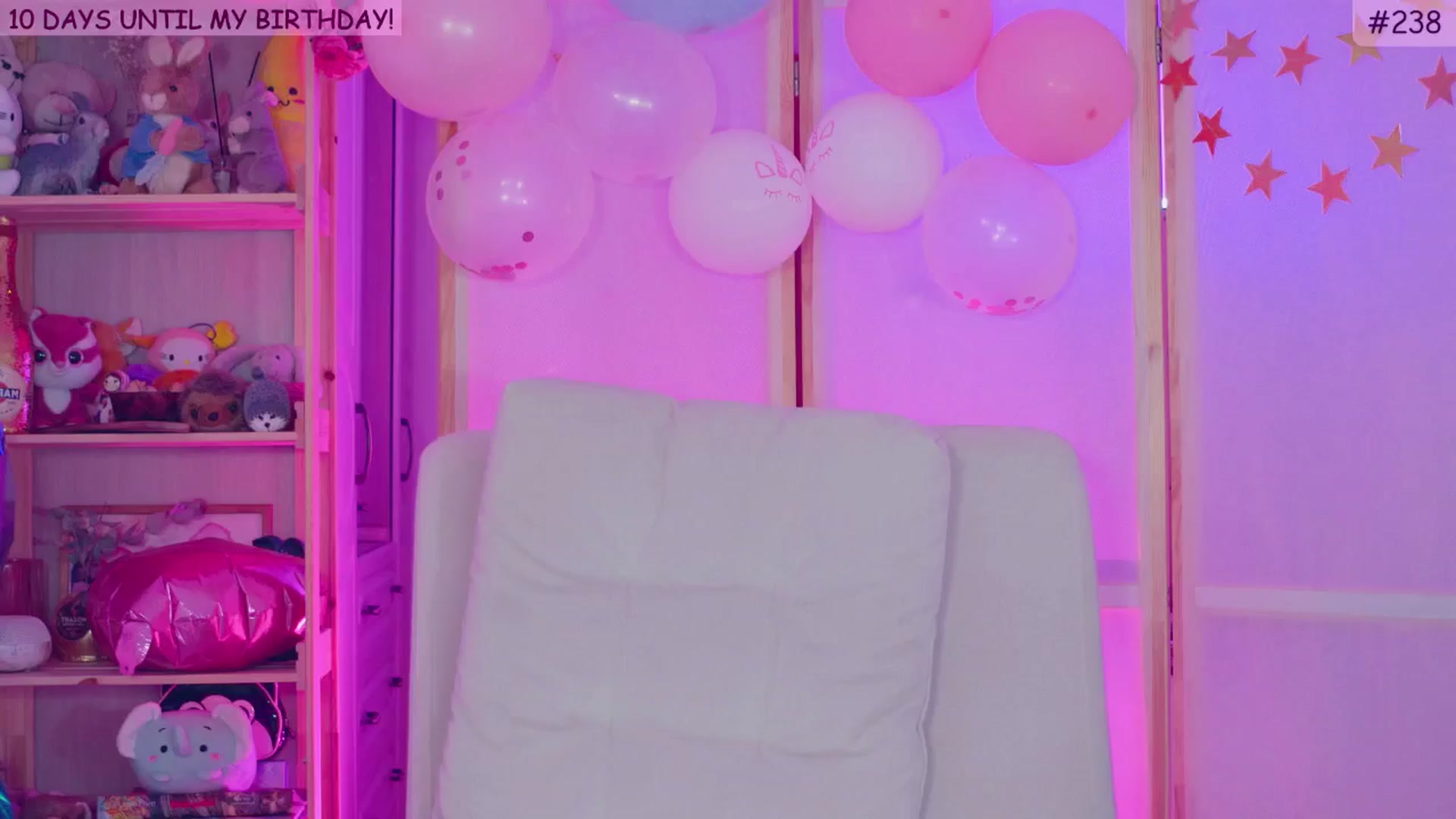 Gallery image thumbnail from alcoBirthday's myfreecams stream on, 10/14/2024, 10:25 image 1 of 20