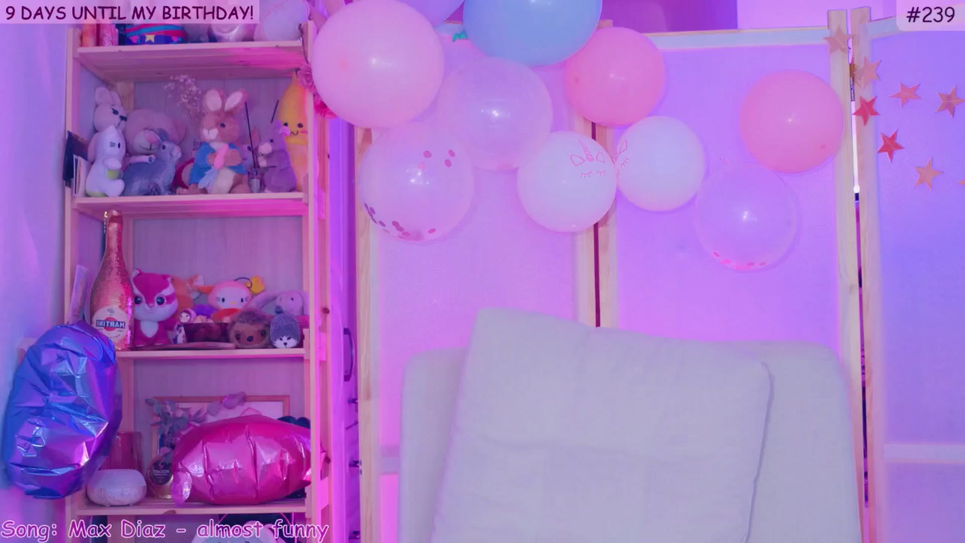 Gallery image thumbnail from alcoBirthday's myfreecams stream on, 10/15/2024, 10:26 image 8 of 20