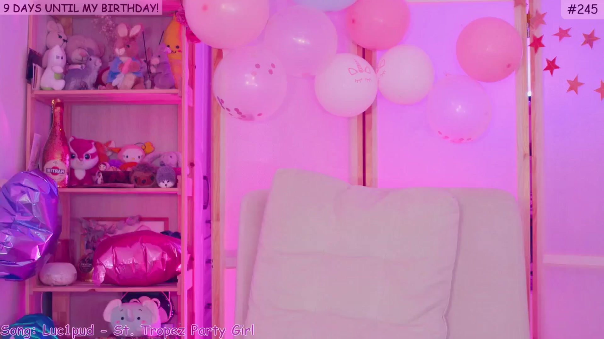 Gallery image thumbnail from alcoBirthday's myfreecams stream on, 10/15/2024, 10:26 image 5 of 20