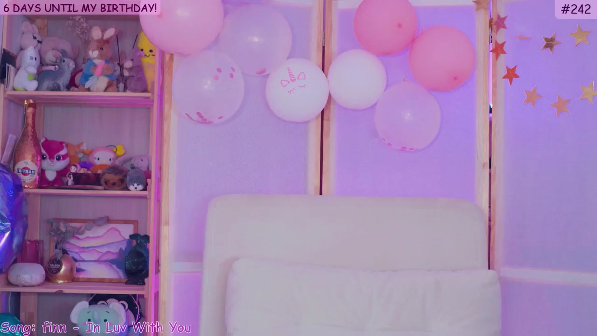 Gallery image thumbnail from alcoBirthday's myfreecams stream on, 10/18/2024, 08:01 image 9 of 20