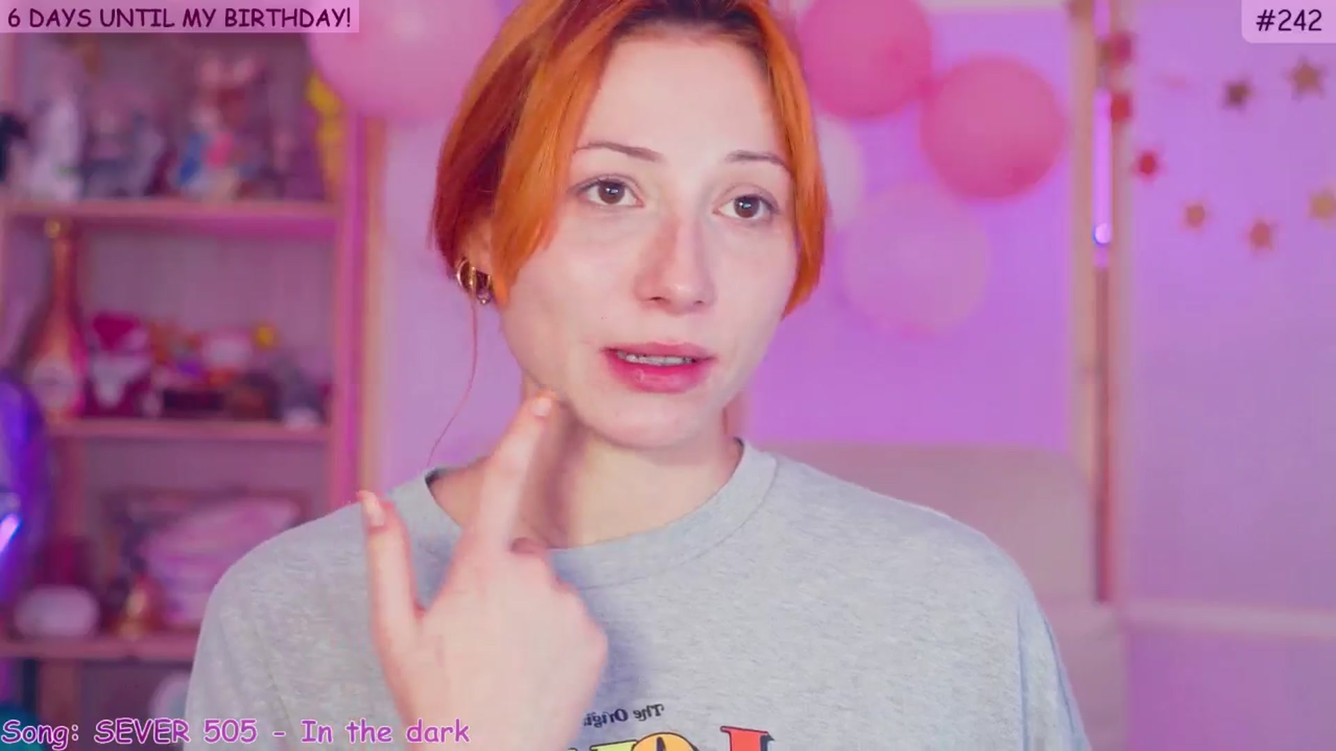 Gallery image thumbnail from alcoBirthday's myfreecams stream on, 10/18/2024, 08:01 image 10 of 20