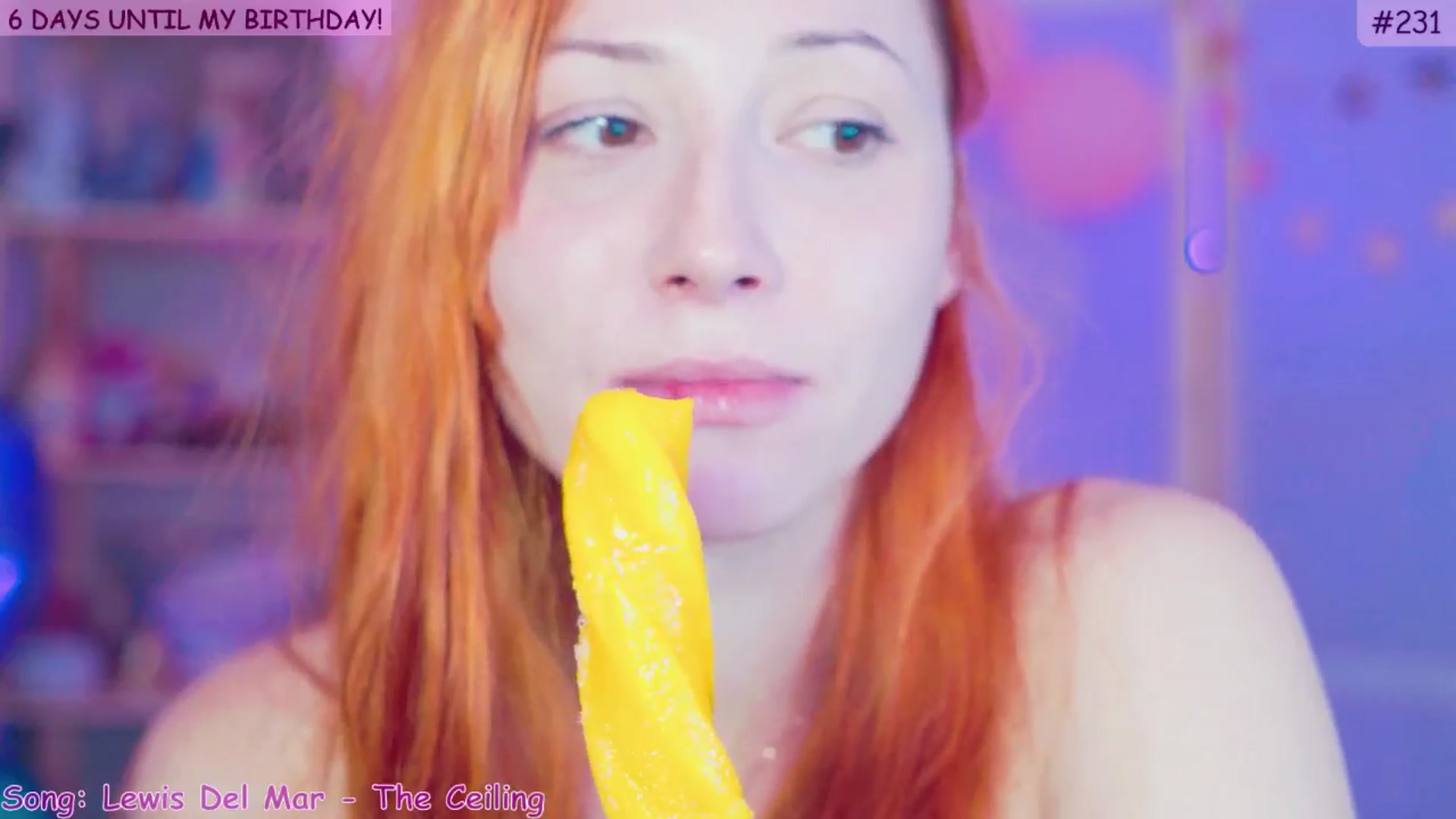 Gallery image thumbnail from alcoBirthday's myfreecams stream on, 10/18/2024, 08:47 image 13 of 20