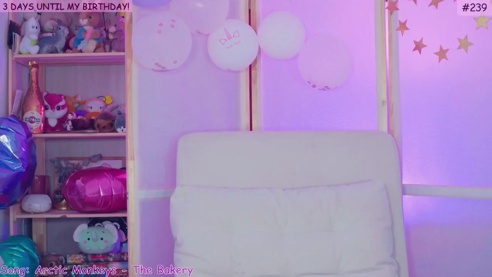Gallery image thumbnail from alcoBirthday's myfreecams stream on, 10/21/2024, 09:49 image 9 of 20