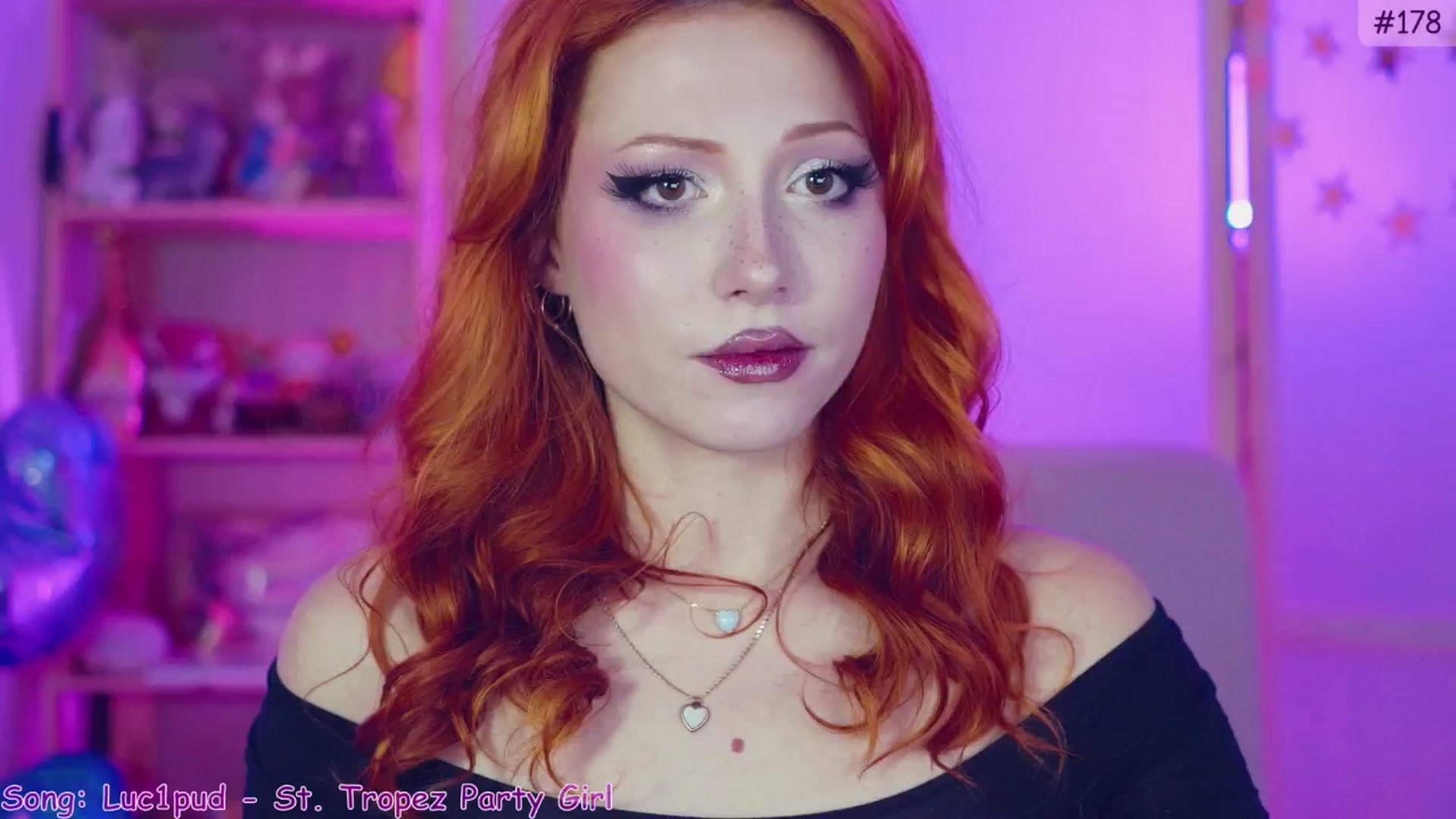 Gallery image thumbnail from alcoBirthday's myfreecams stream on, 10/31/2024, 13:27 image 5 of 20