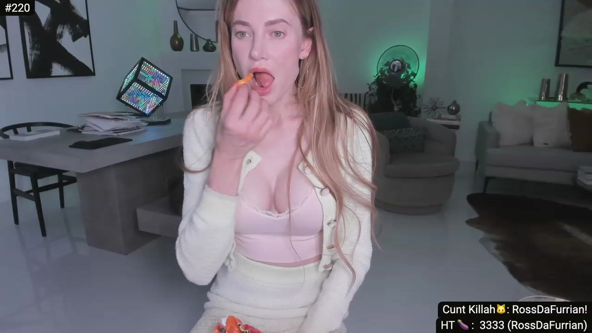 Gallery image thumbnail from aleXisKaren's myfreecams stream on, 08/11/2023, 07:10 image 5 of 20