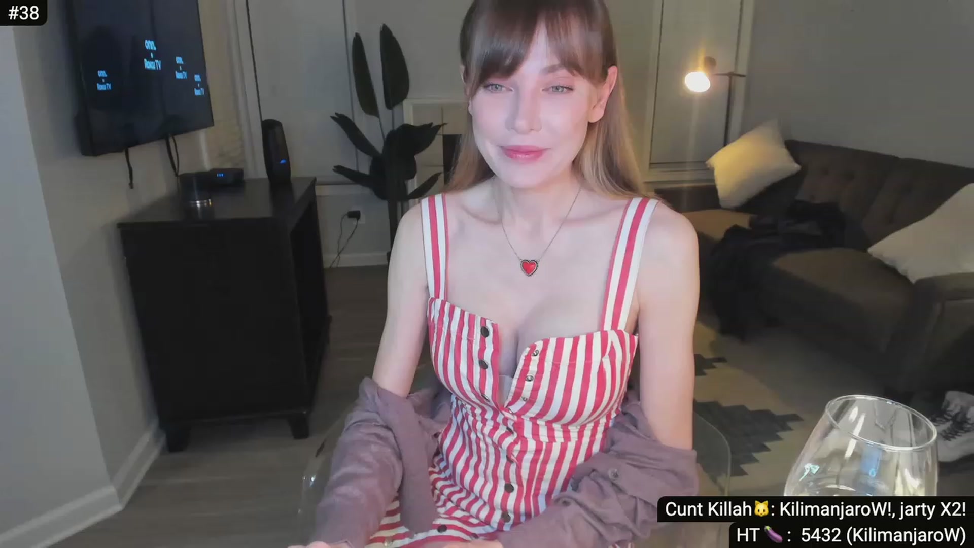 Gallery image thumbnail from aleXisTexas_'s myfreecams stream on, 11/30/2023, 08:45 image 4 of 20