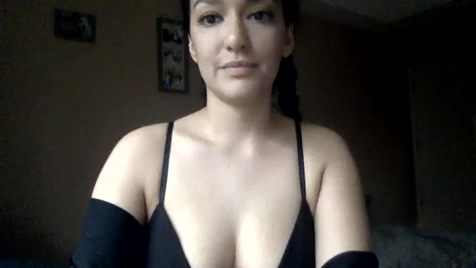 Gallery image thumbnail from alex_andriaox's myfreecams stream on, 12/03/2022, 20:00 image 1 of 20