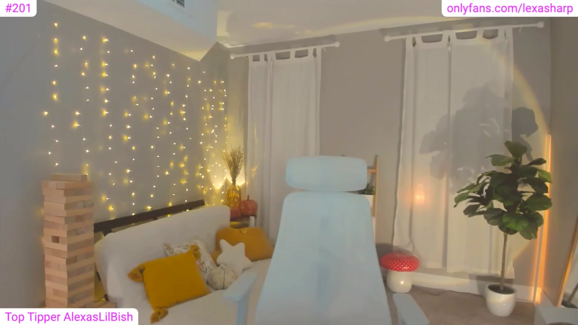 Gallery image thumbnail from alexasharp's myfreecams stream on, 11/18/2022, 02:05 image 13 of 20