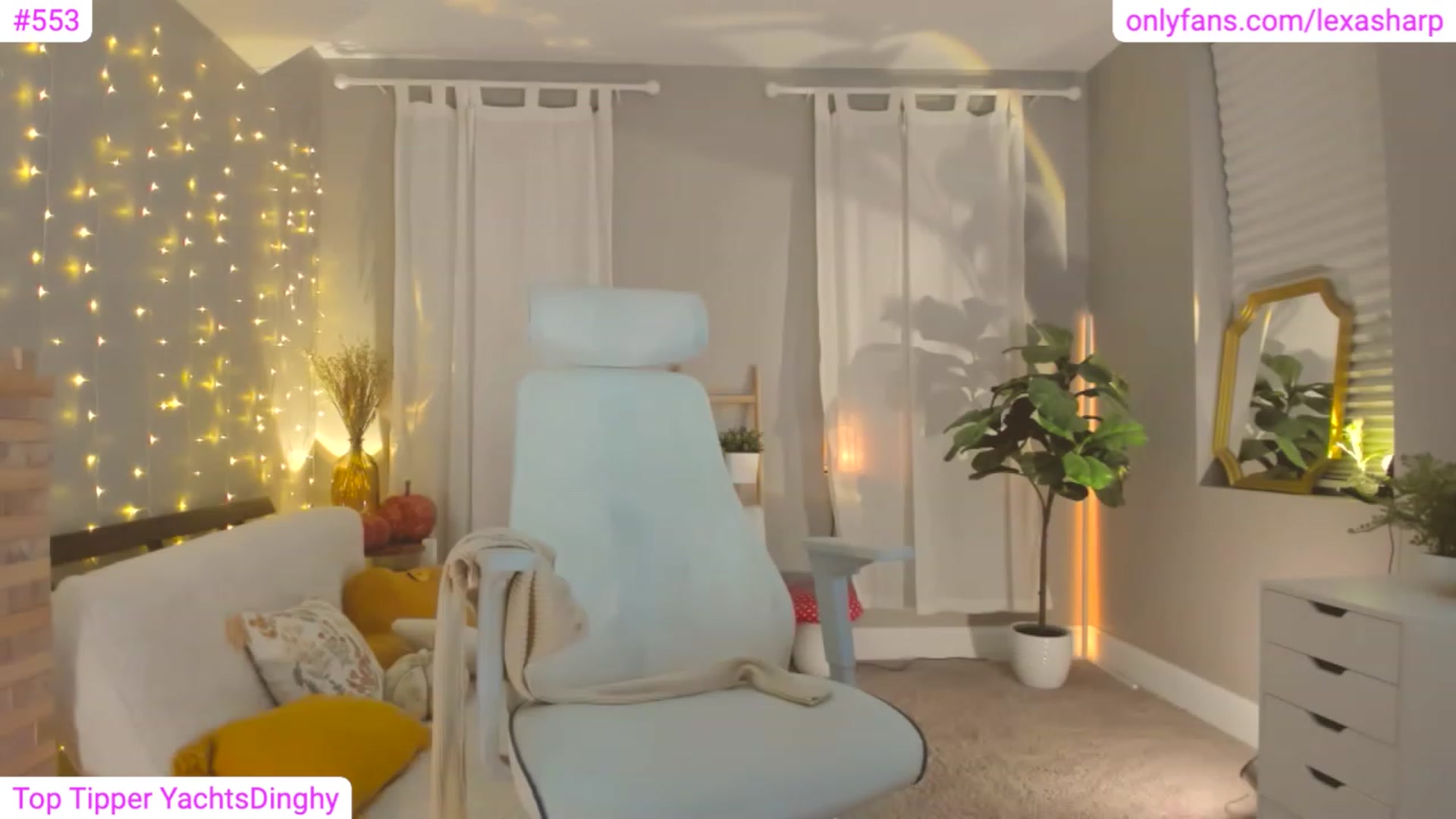 Gallery image thumbnail from alexasharp's myfreecams stream on, 12/02/2022, 03:10 image 2 of 20