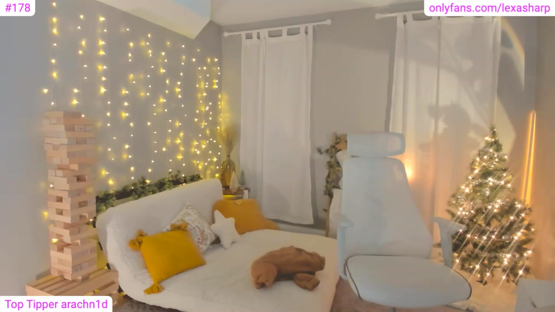 Gallery image thumbnail from alexasharp's myfreecams stream on, 12/07/2022, 24:06 image 17 of 20