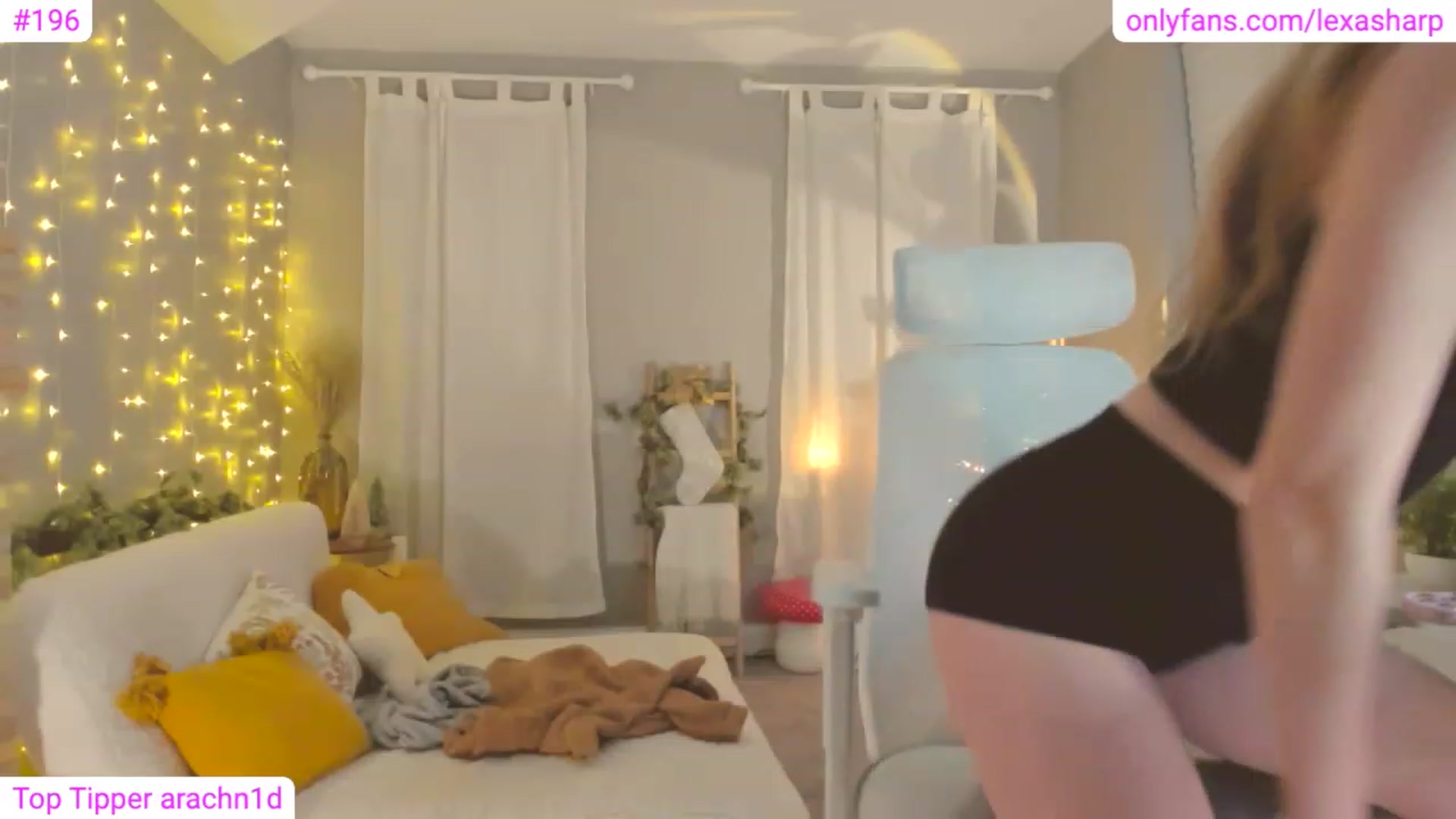 Gallery image thumbnail from alexasharp's myfreecams stream on, 12/07/2022, 24:06 image 15 of 20