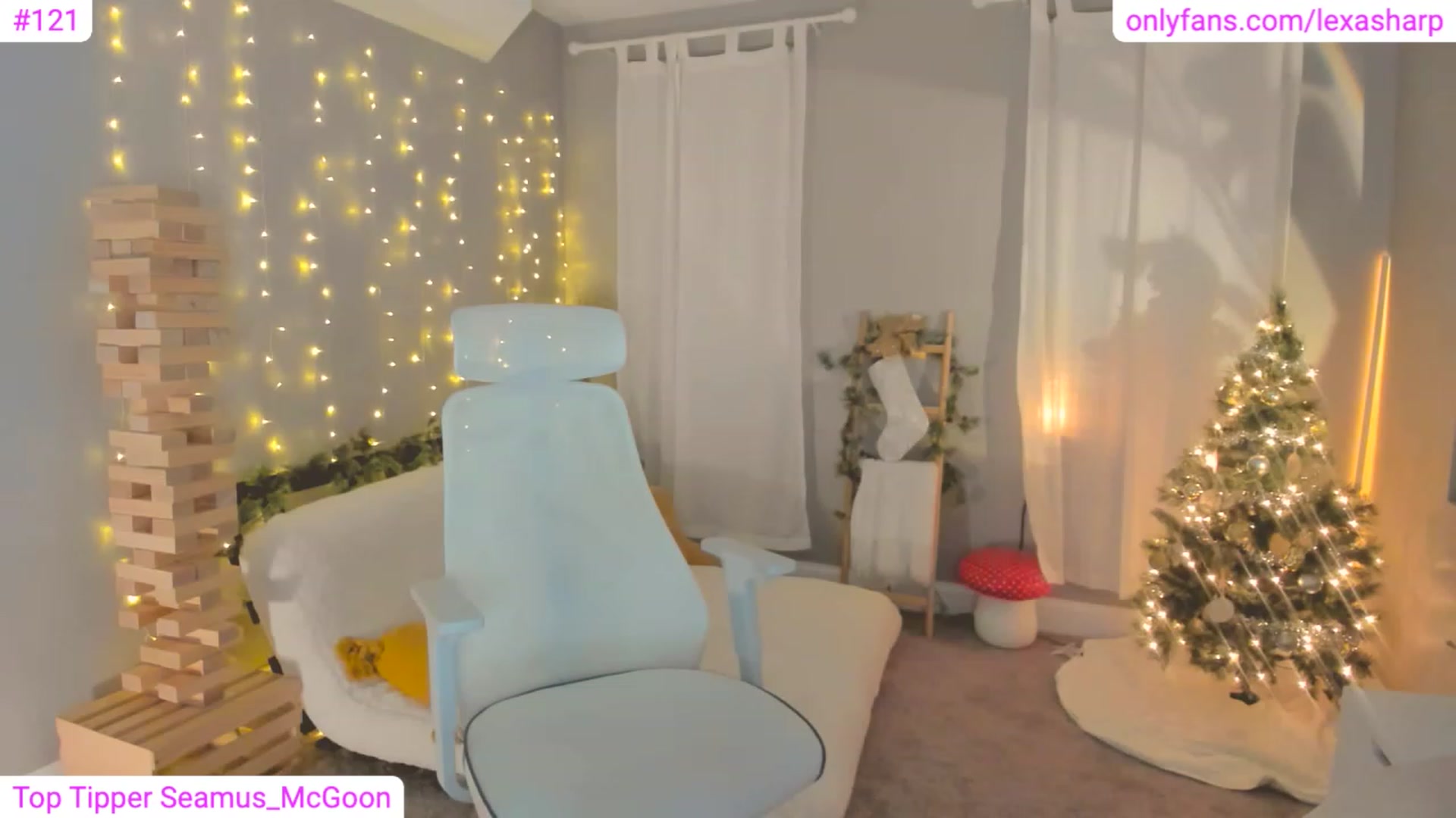 Gallery image thumbnail from alexasharp's myfreecams stream on, 12/16/2022, 01:06 image 11 of 20
