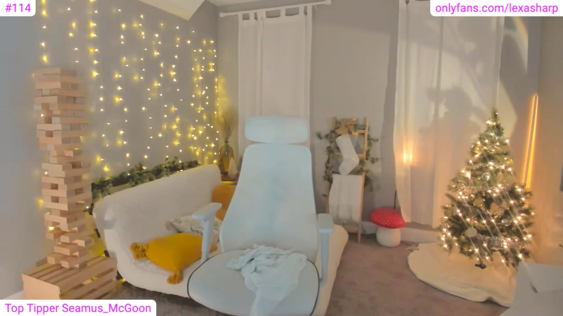 Gallery image thumbnail from alexasharp's myfreecams stream on, 12/16/2022, 01:06 image 19 of 20