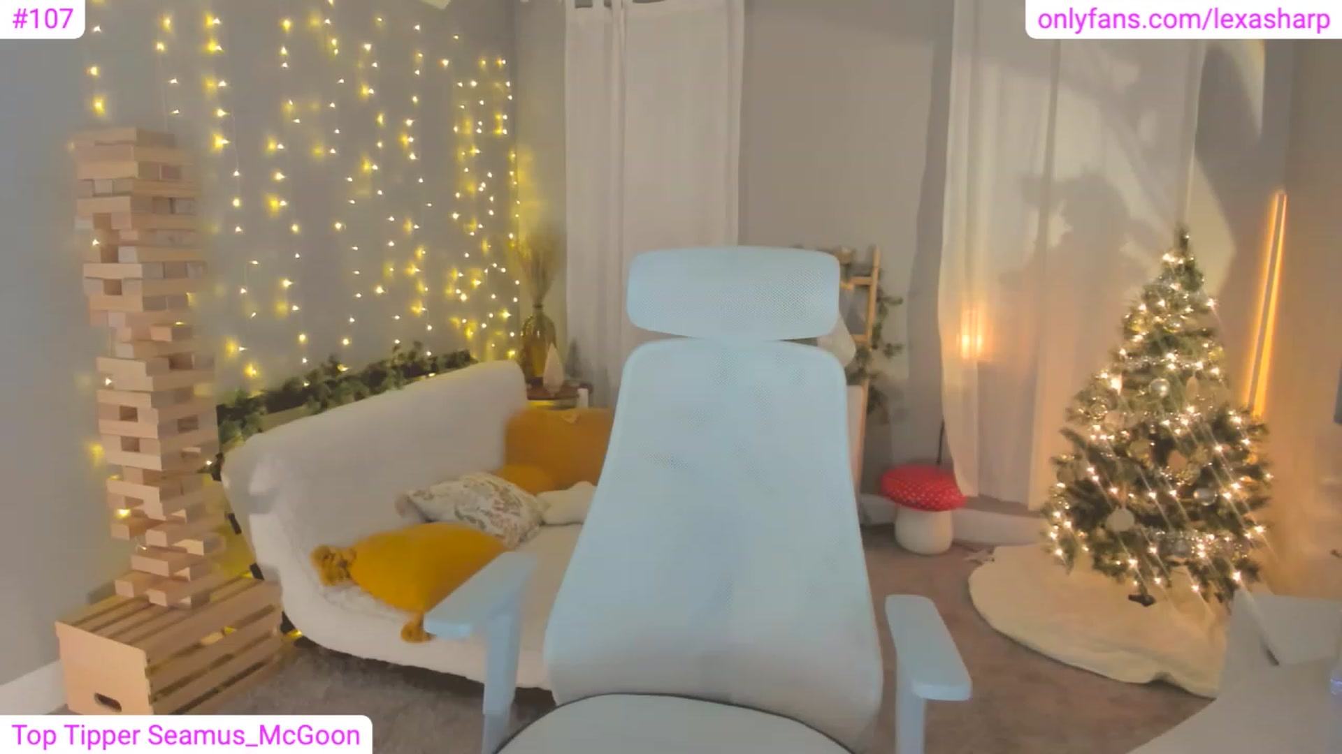 Gallery image thumbnail from alexasharp's myfreecams stream on, 12/16/2022, 04:07 image 1 of 20