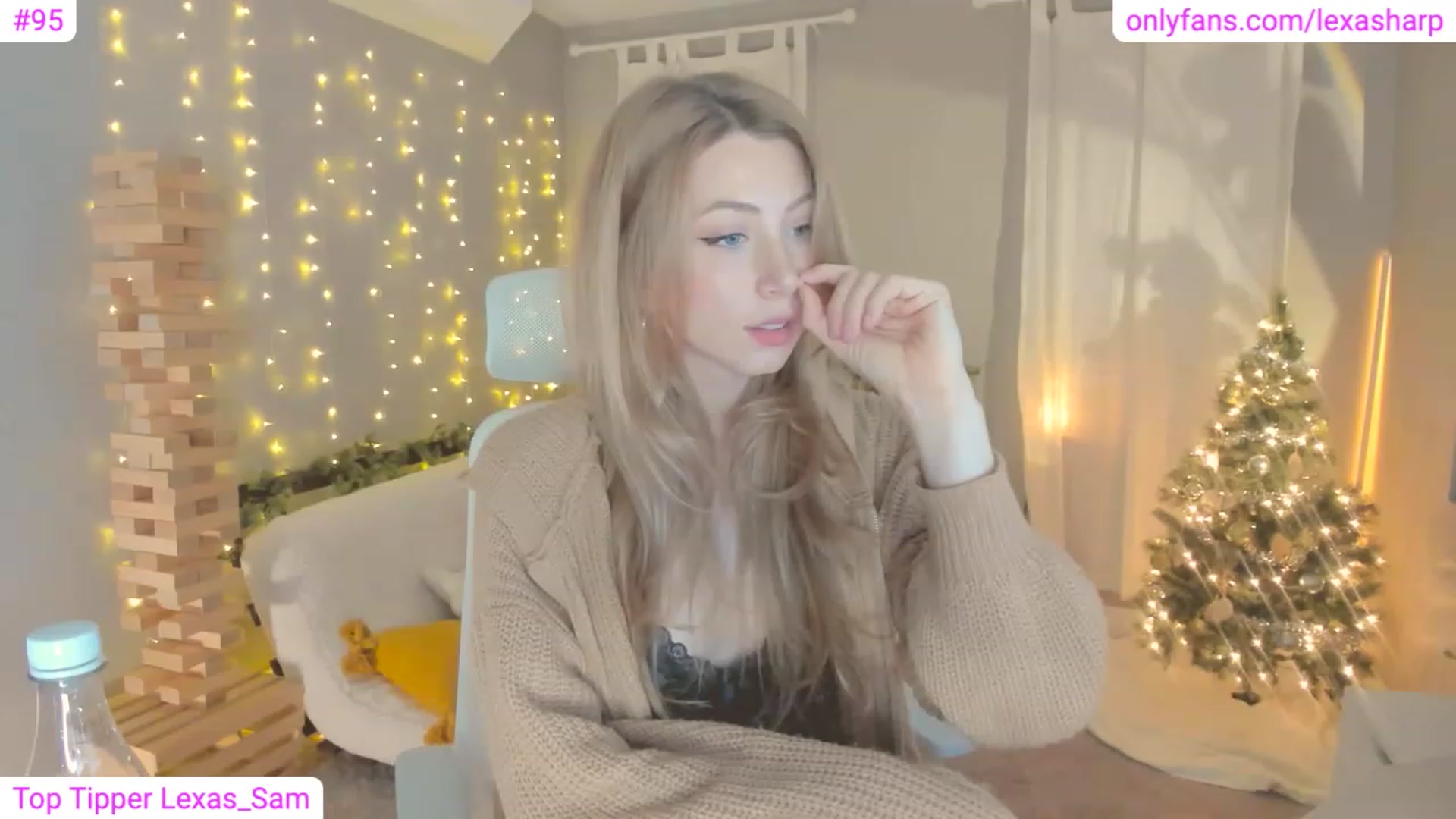 Gallery image thumbnail from alexasharp's myfreecams stream on, 12/17/2022, 05:08 image 6 of 20