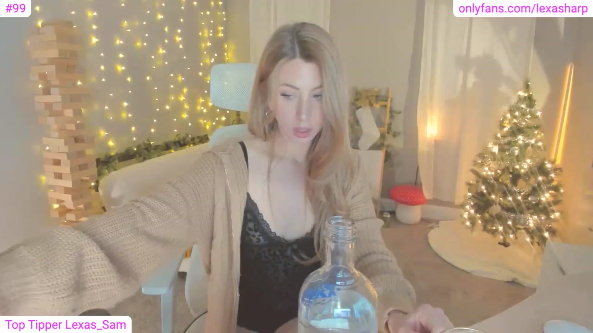 Gallery image thumbnail from alexasharp's myfreecams stream on, 12/17/2022, 05:08 image 4 of 20