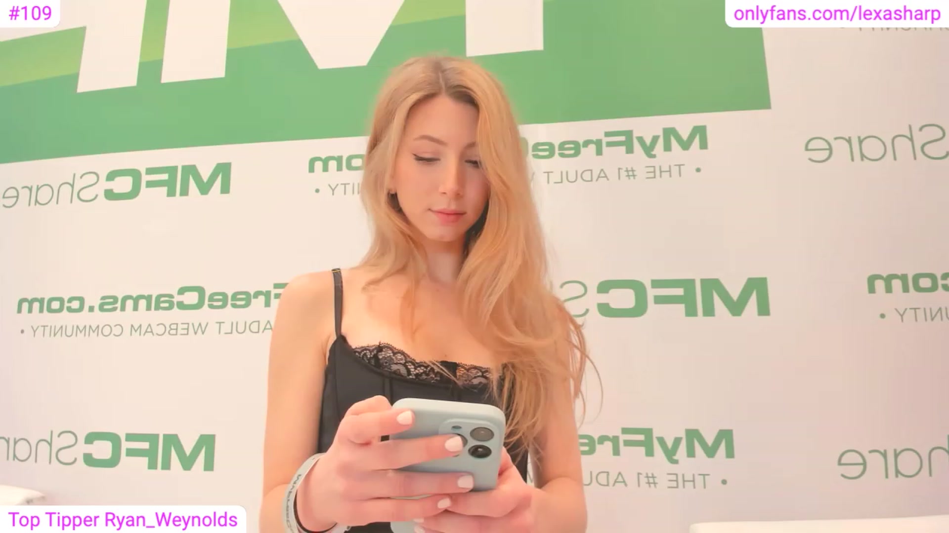 Gallery image thumbnail from alexasharp's myfreecams stream on, 01/06/2023, 02:44 image 8 of 20