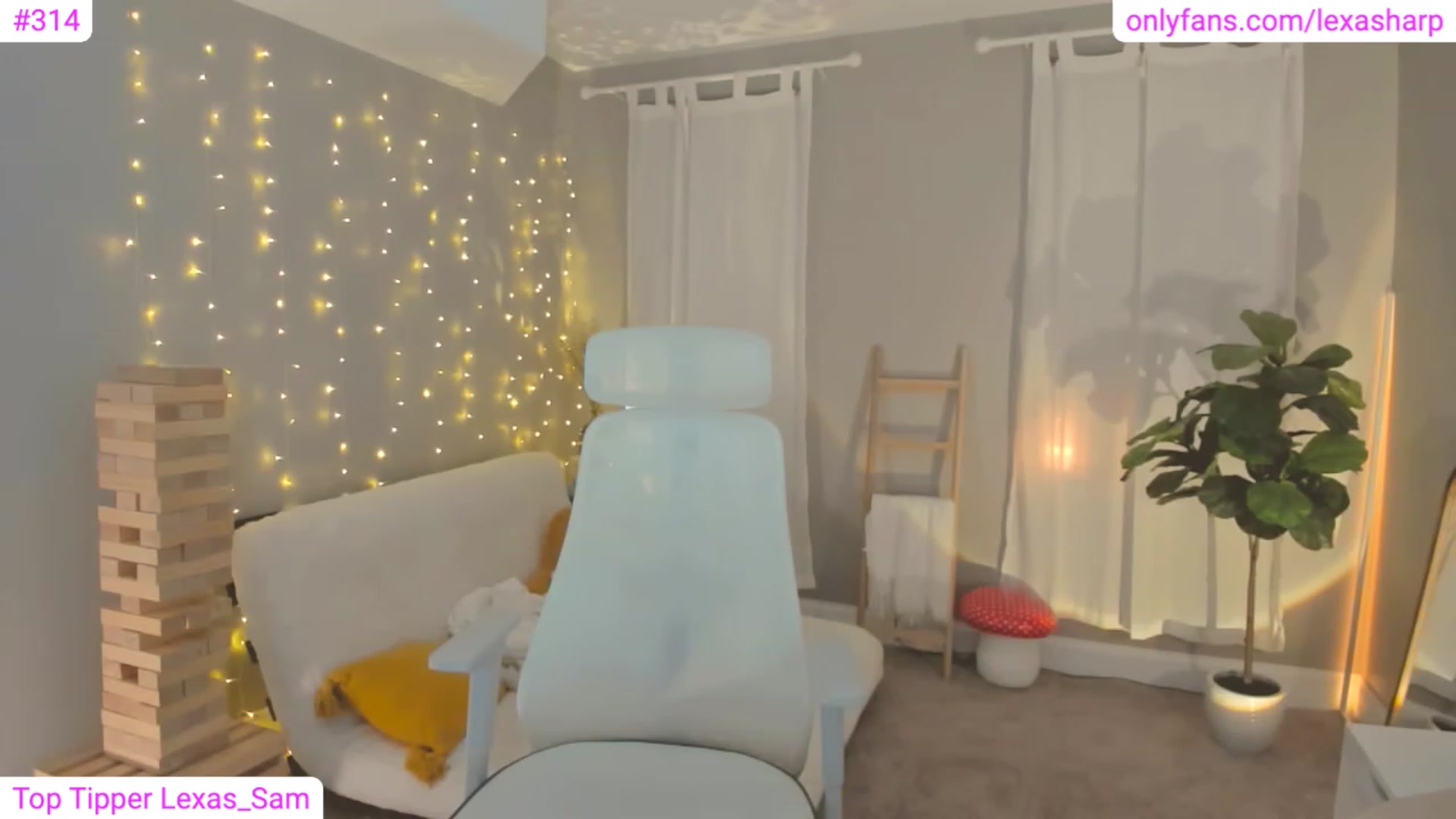 Gallery image thumbnail from alexasharp's myfreecams stream on, 01/20/2023, 05:41 image 11 of 20