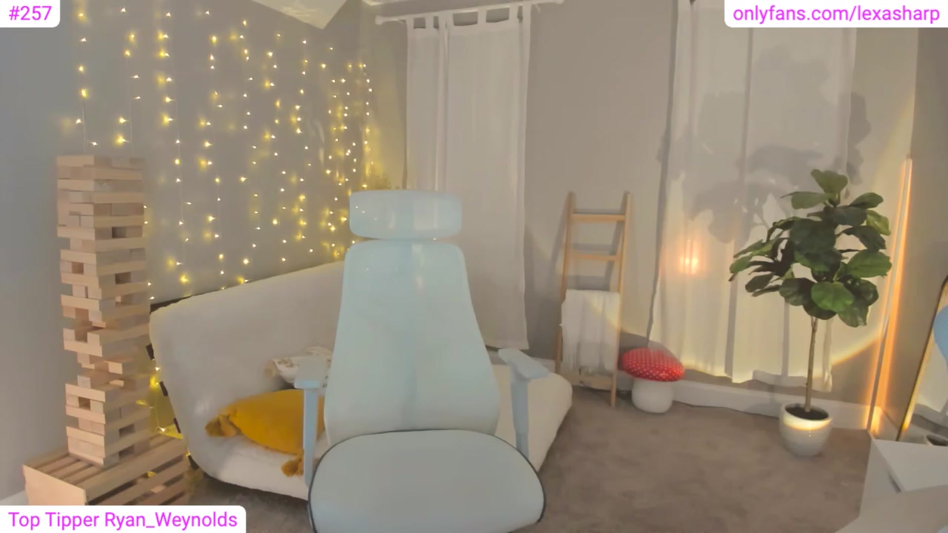 Gallery image thumbnail from alexasharp's myfreecams stream on, 01/21/2023, 05:47 image 11 of 20