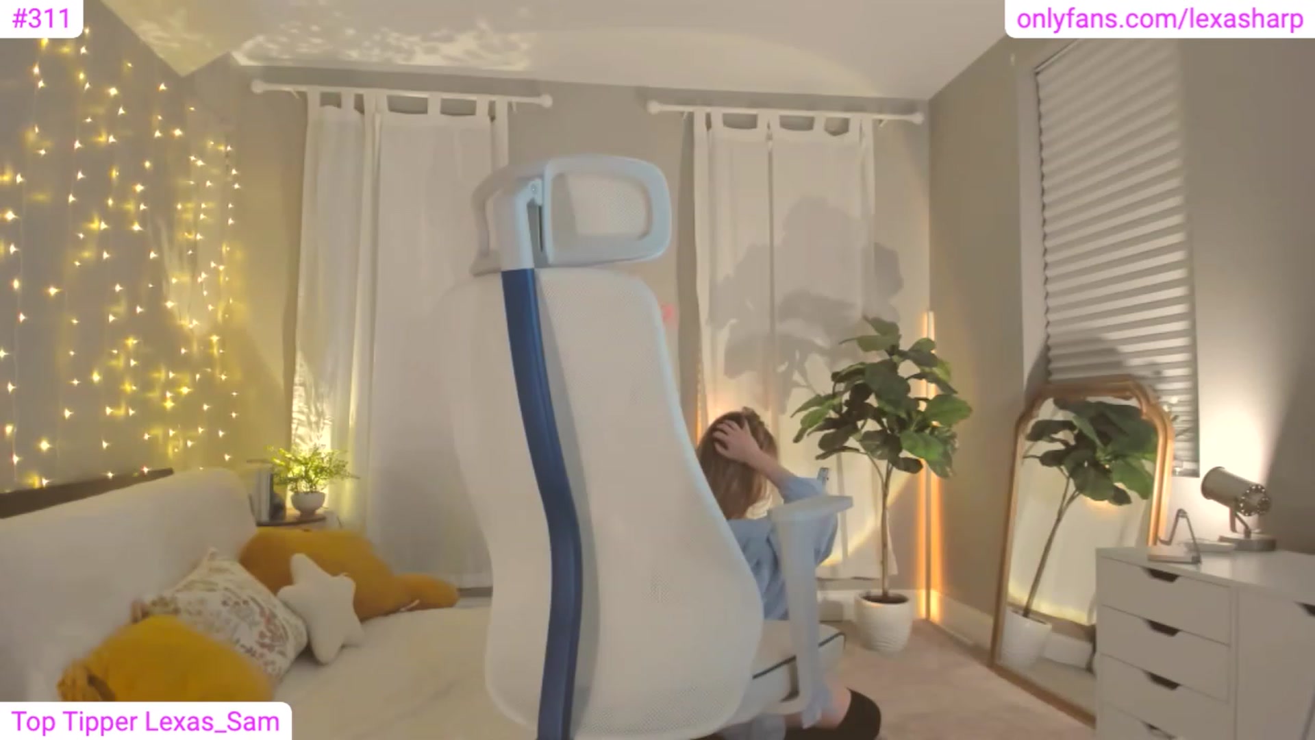 Gallery image thumbnail from alexasharp's myfreecams stream on, 02/03/2023, 03:35 image 13 of 20