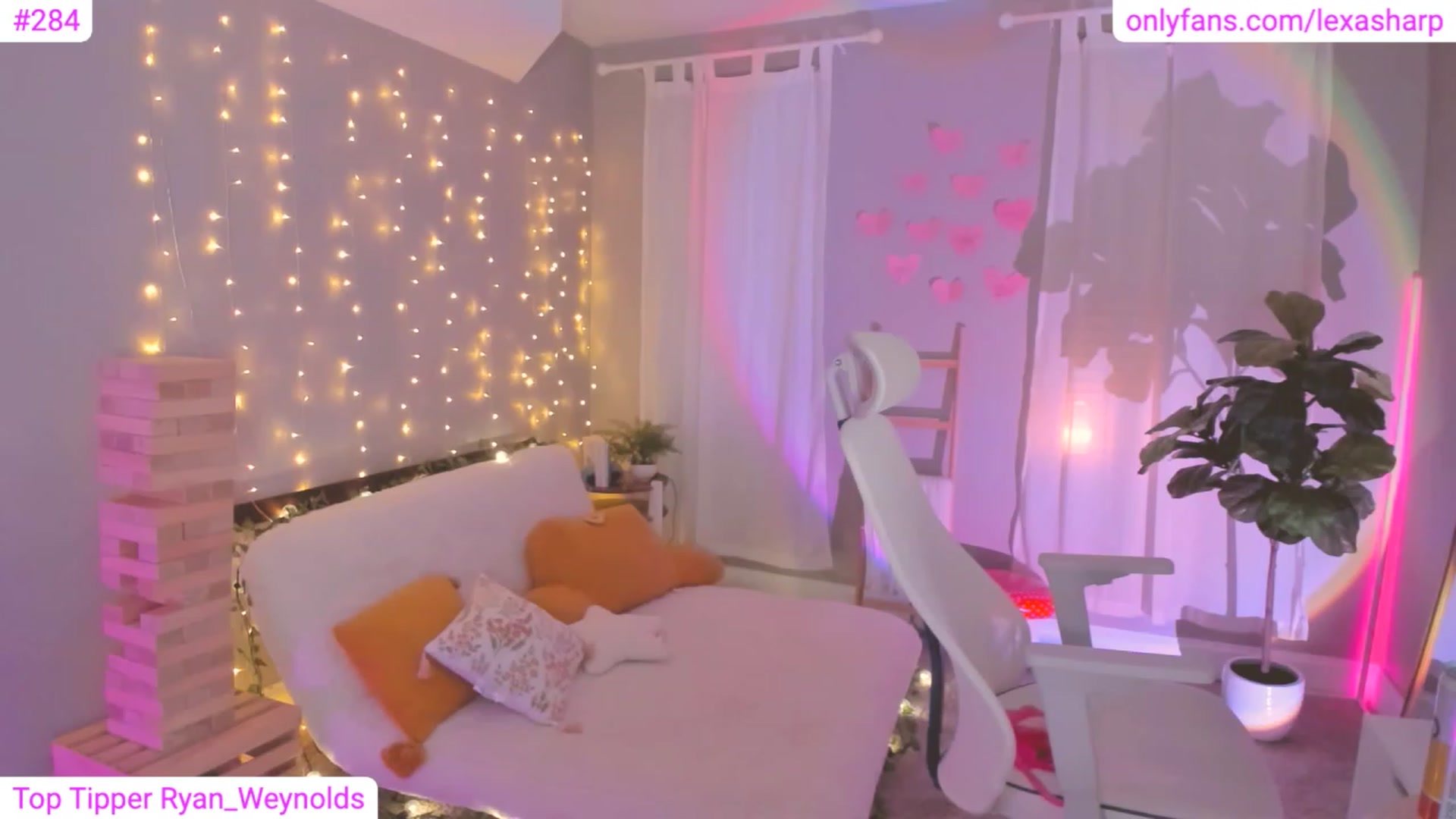 Gallery image thumbnail from alexasharp's myfreecams stream on, 02/11/2023, 04:02 image 6 of 20