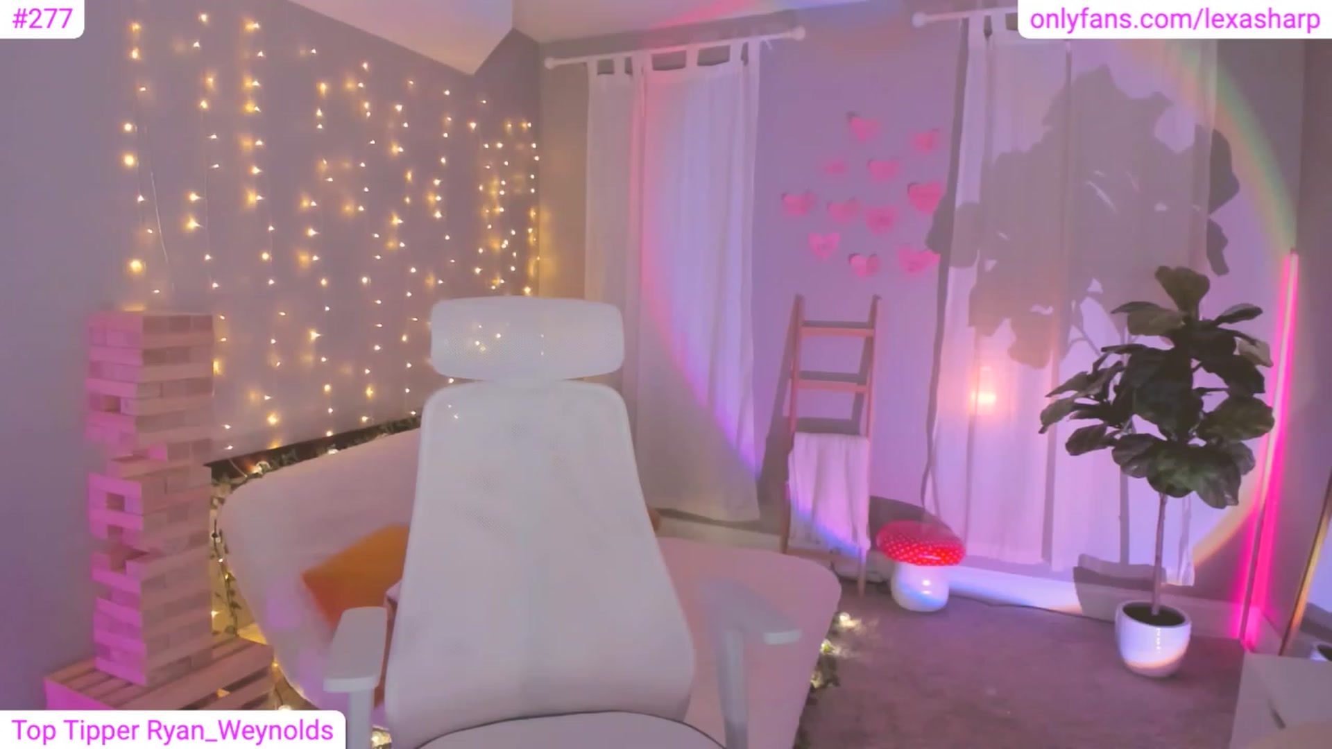 Gallery image thumbnail from alexasharp's myfreecams stream on, 02/11/2023, 04:02 image 14 of 20
