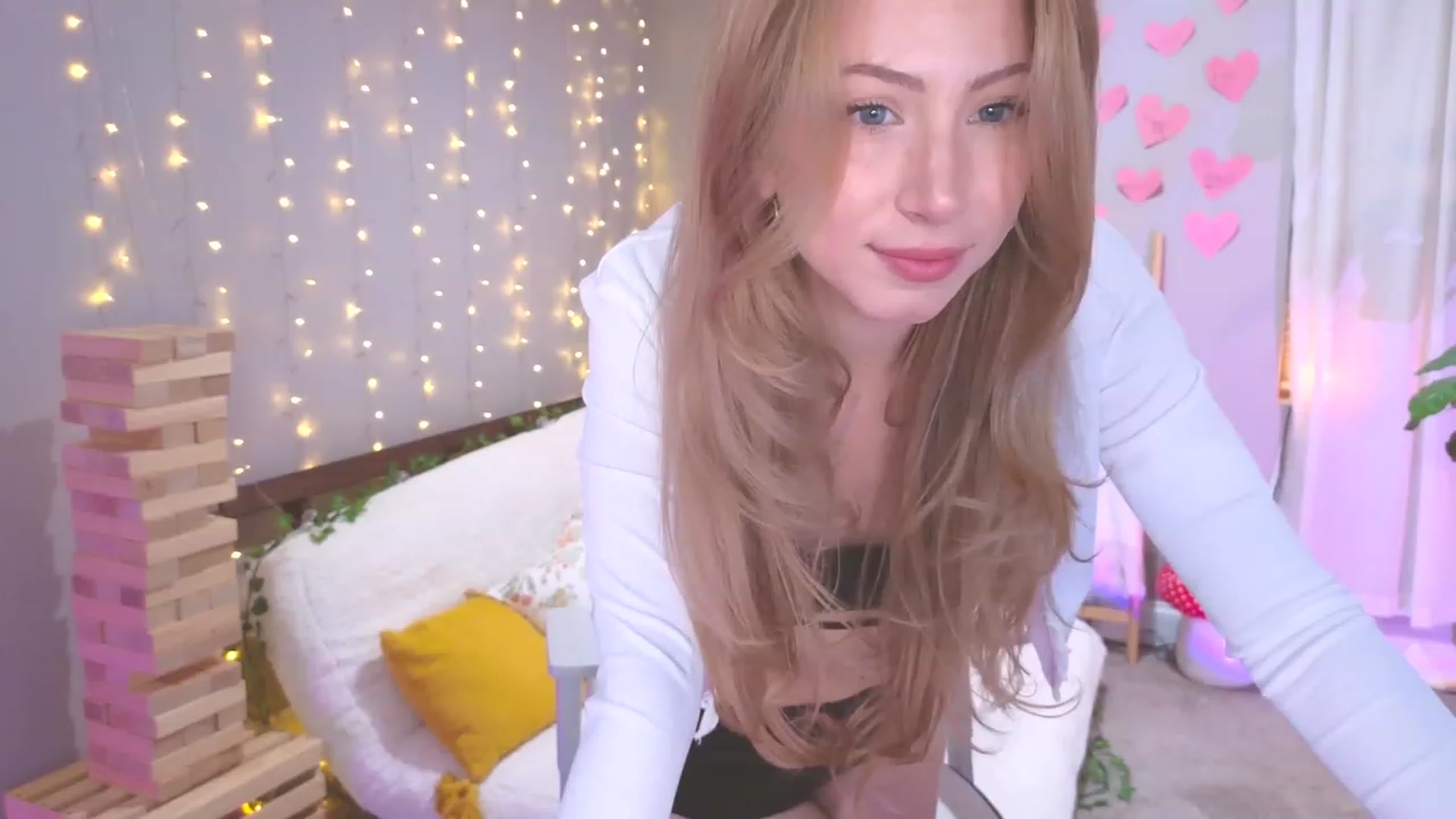 Gallery image thumbnail from alexasharp's myfreecams stream on, 02/24/2023, 01:18 image 13 of 20