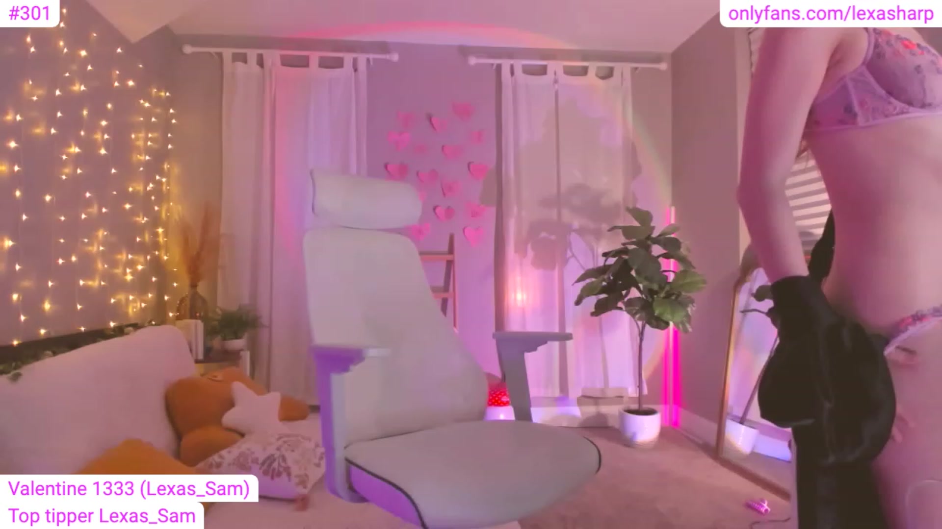 Gallery image thumbnail from alexasharp's myfreecams stream on, 03/02/2023, 24:02 image 10 of 20