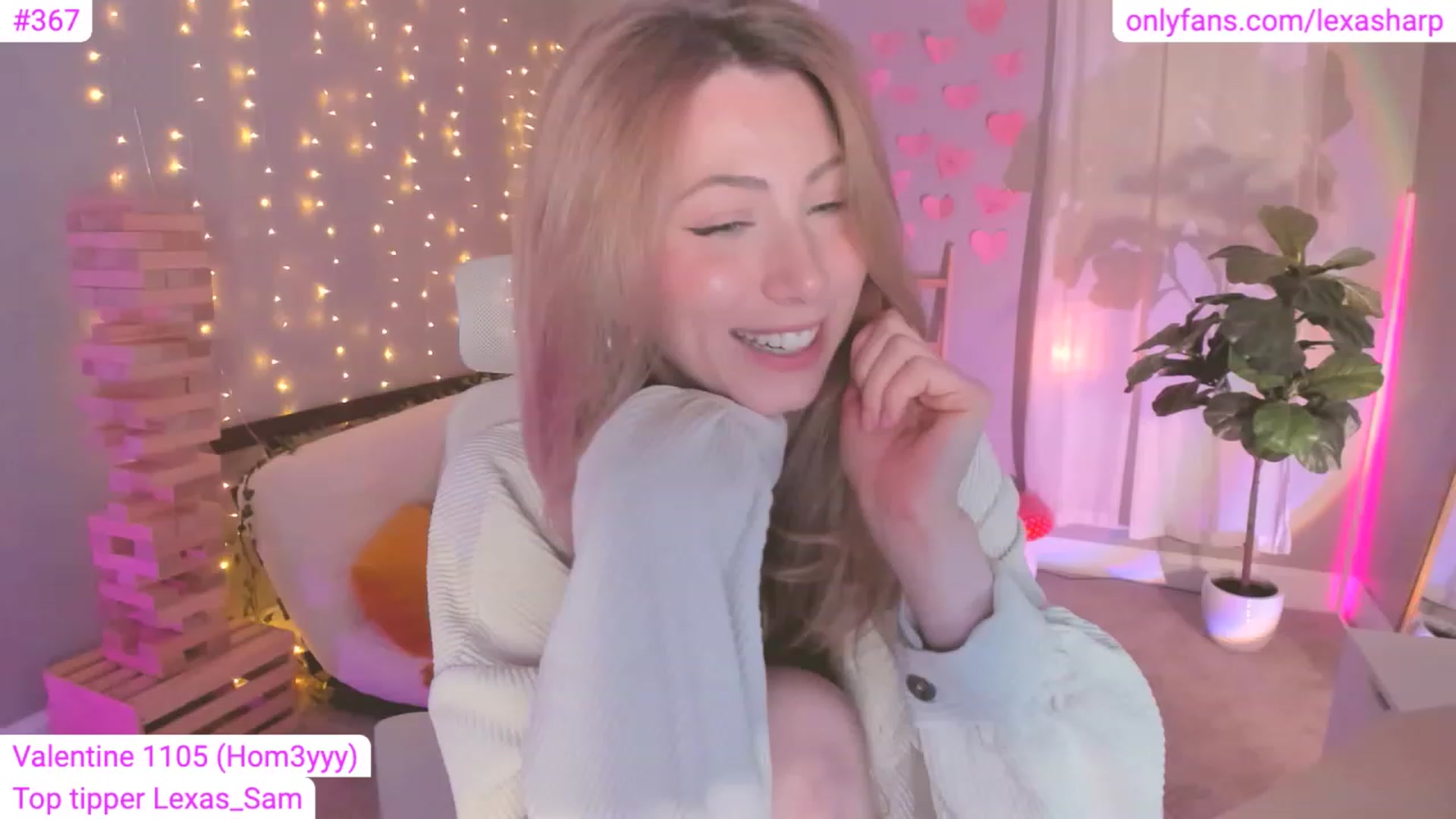 Gallery image thumbnail from alexasharp's myfreecams stream on, 03/11/2023, 07:22 image 1 of 20