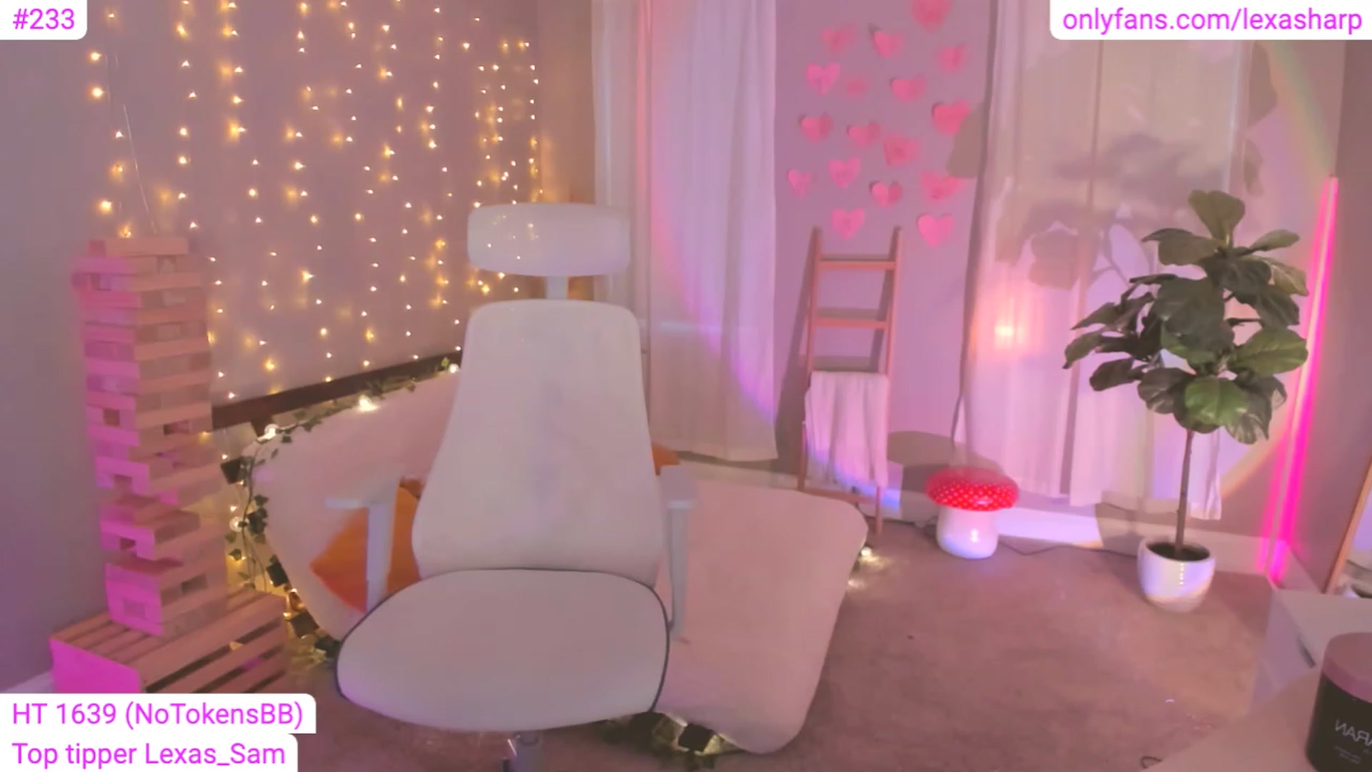 Gallery image thumbnail from alexasharp's myfreecams stream on, 03/21/2023, 23:31 image 19 of 20