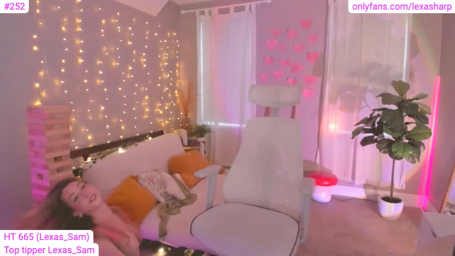 Gallery image thumbnail from alexasharp's myfreecams stream on, 03/21/2023, 23:31 image 6 of 20