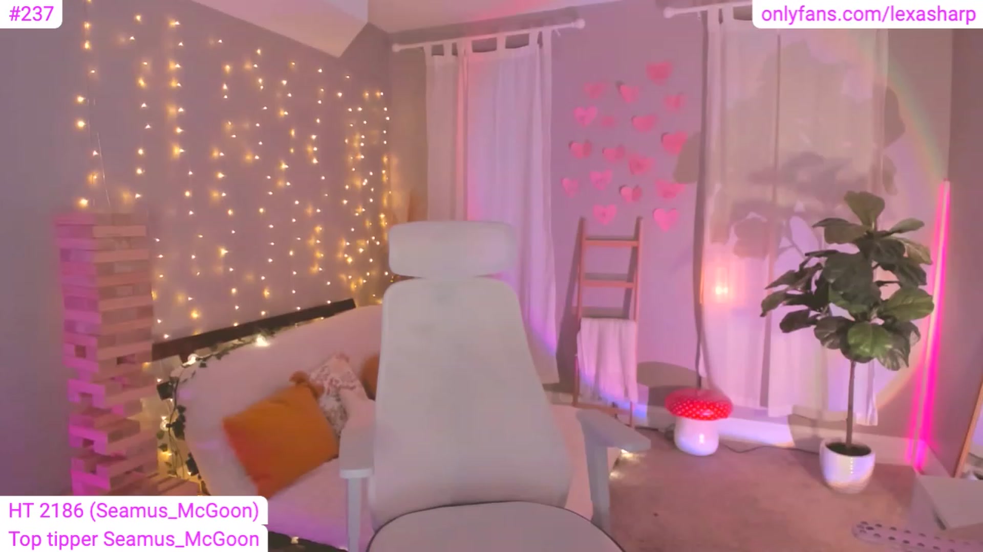 Gallery image thumbnail from alexasharp's myfreecams stream on, 03/24/2023, 24:16 image 11 of 20