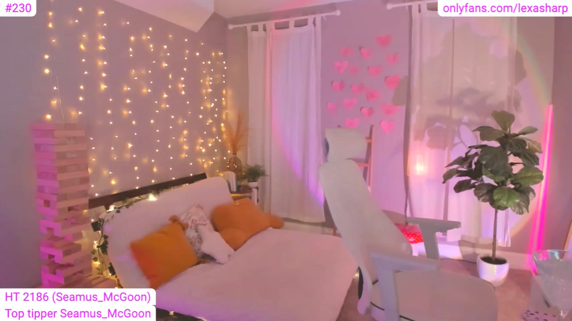 Gallery image thumbnail from alexasharp's myfreecams stream on, 03/24/2023, 24:16 image 18 of 20