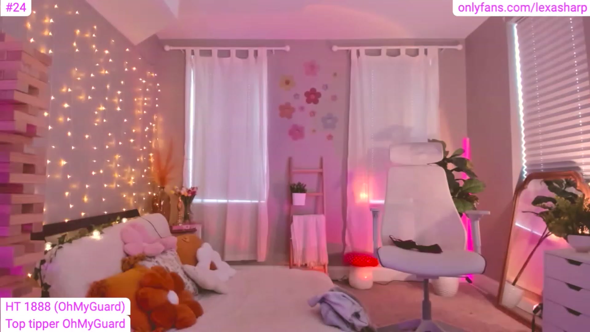 Gallery image thumbnail from alexasharp's myfreecams stream on, 04/03/2023, 23:37 image 1 of 20