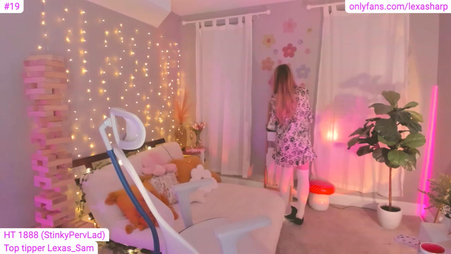 Gallery image thumbnail from alexasharp's myfreecams stream on, 04/05/2023, 02:23 image 9 of 20