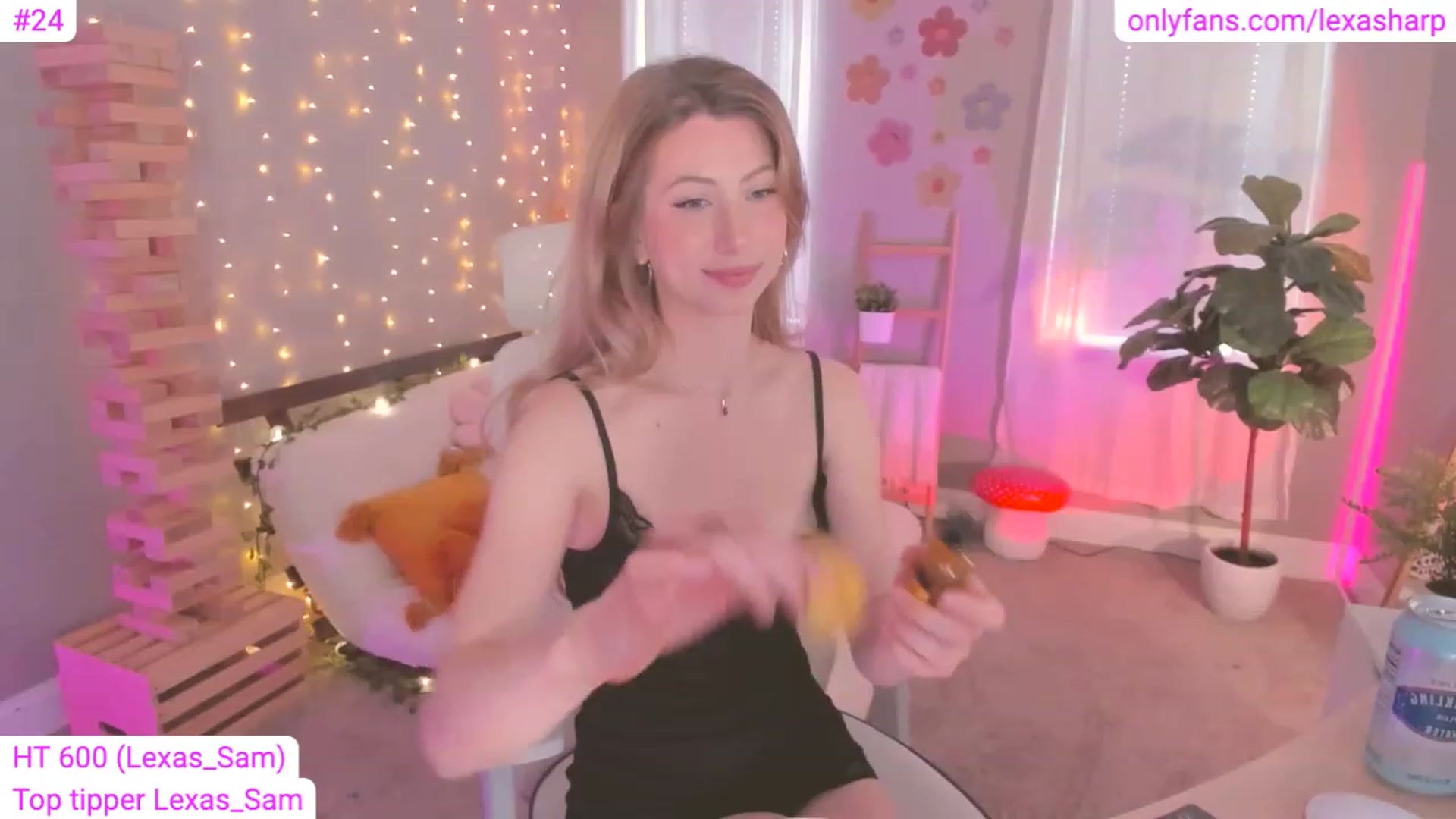 Gallery image thumbnail from alexasharp's myfreecams stream on, 04/05/2023, 23:37 image 6 of 20