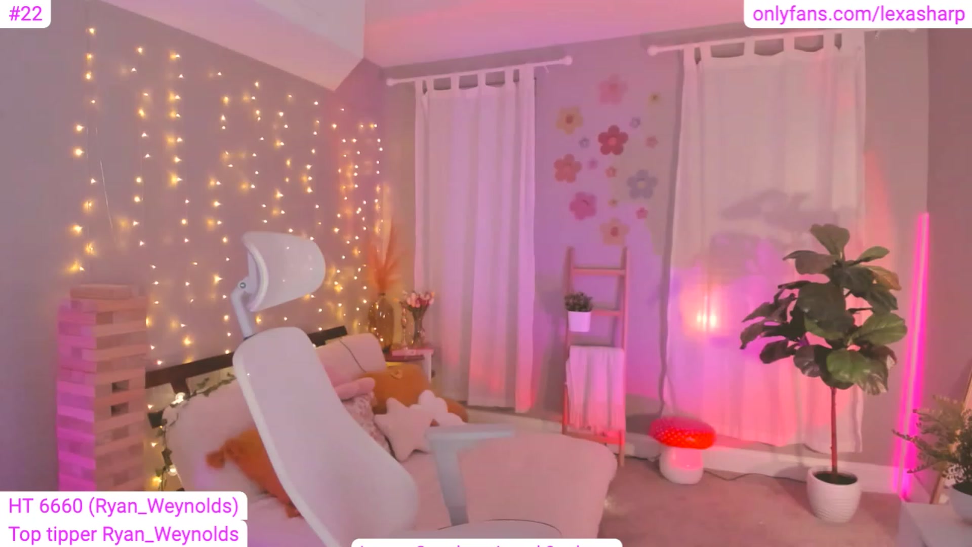 Gallery image thumbnail from alexasharp's myfreecams stream on, 04/07/2023, 05:03 image 15 of 20