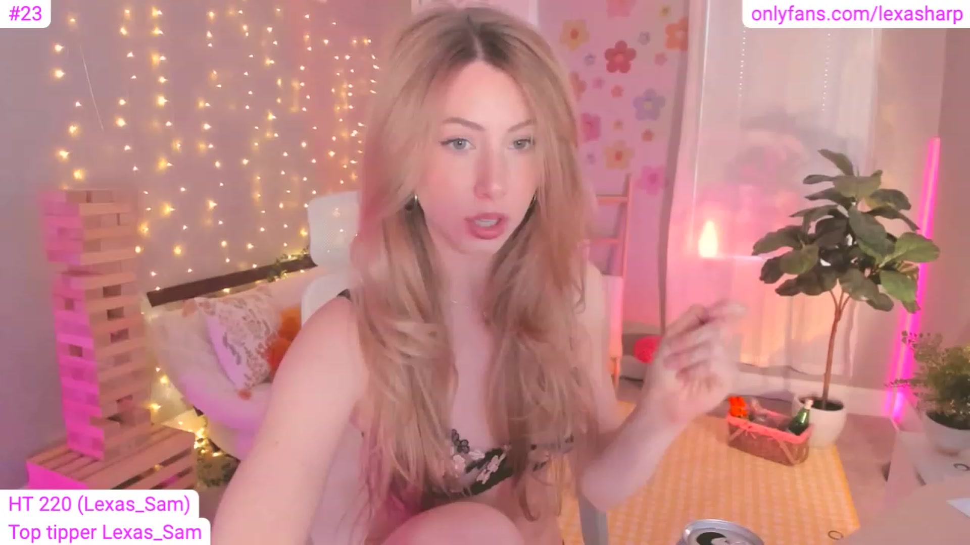 Gallery image thumbnail from alexasharp's myfreecams stream on, 04/12/2023, 24:01 image 1 of 20