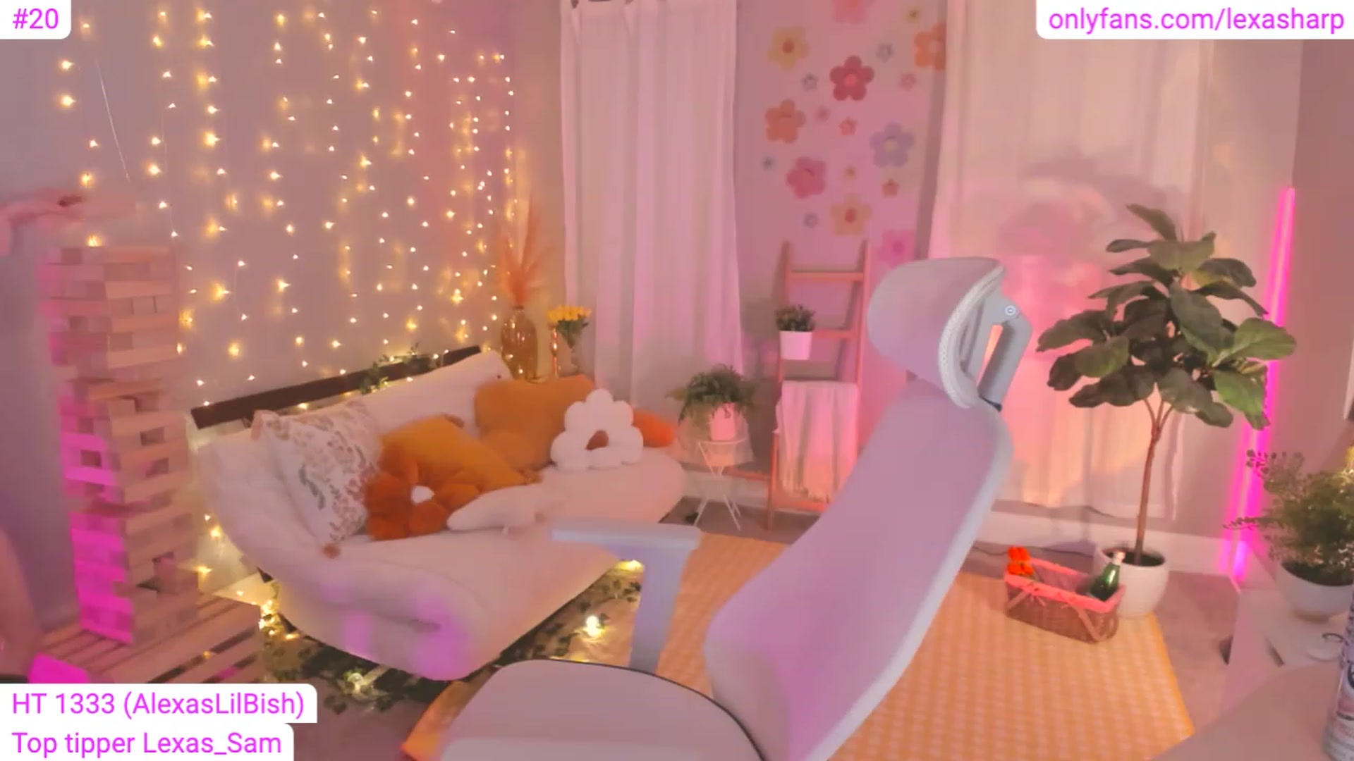 Gallery image thumbnail from alexasharp's myfreecams stream on, 04/12/2023, 01:13 image 15 of 20