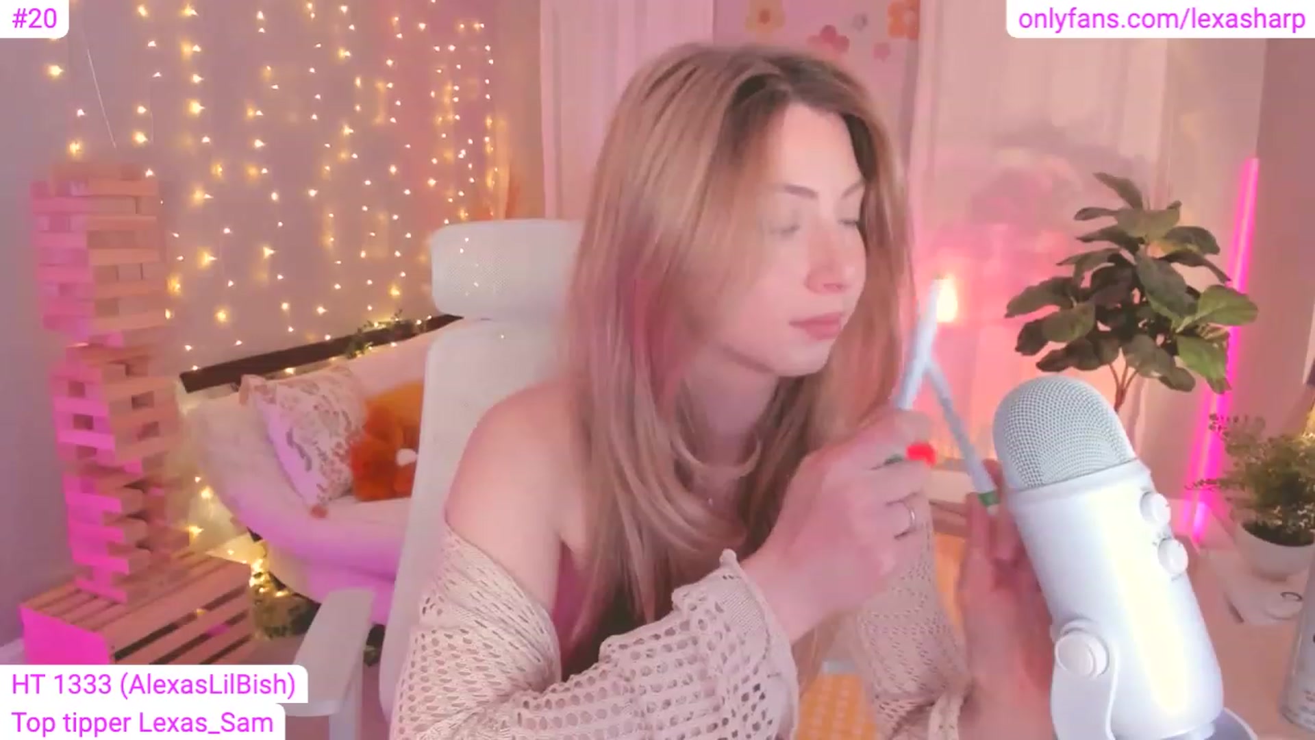 Gallery image thumbnail from alexasharp's myfreecams stream on, 04/12/2023, 02:39 image 5 of 20
