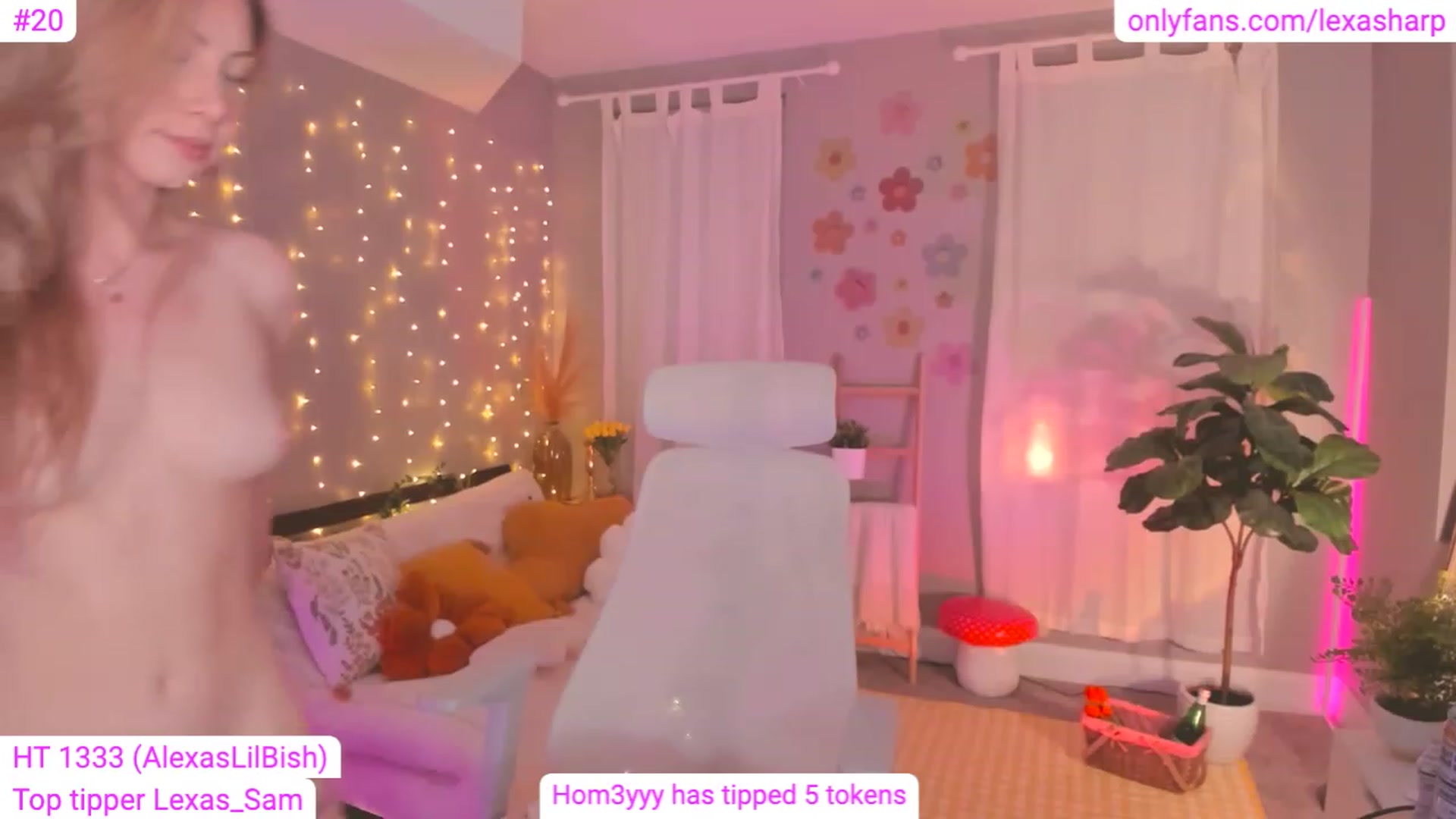 Gallery image thumbnail from alexasharp's myfreecams stream on, 04/12/2023, 02:39 image 10 of 20
