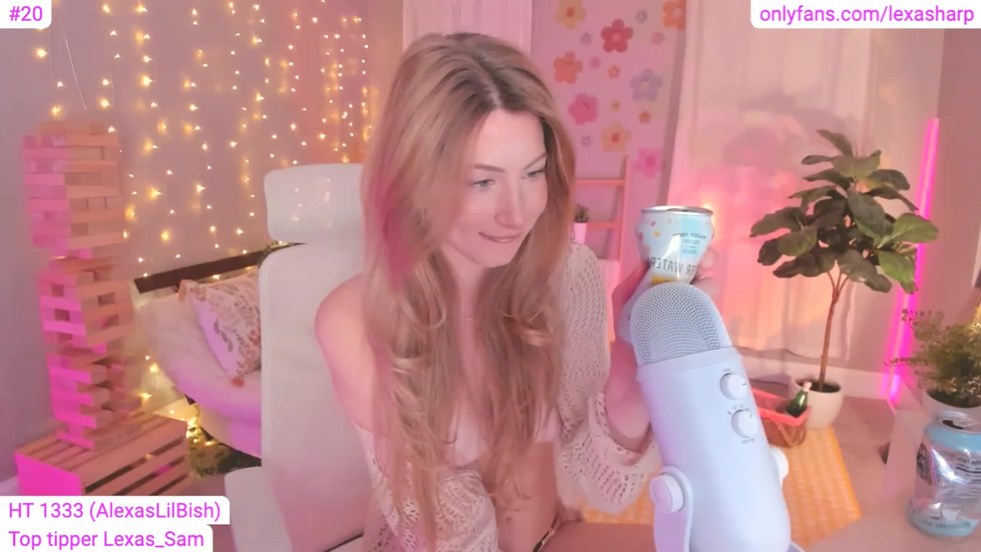 Gallery image thumbnail from alexasharp's myfreecams stream on, 04/12/2023, 02:39 image 6 of 20
