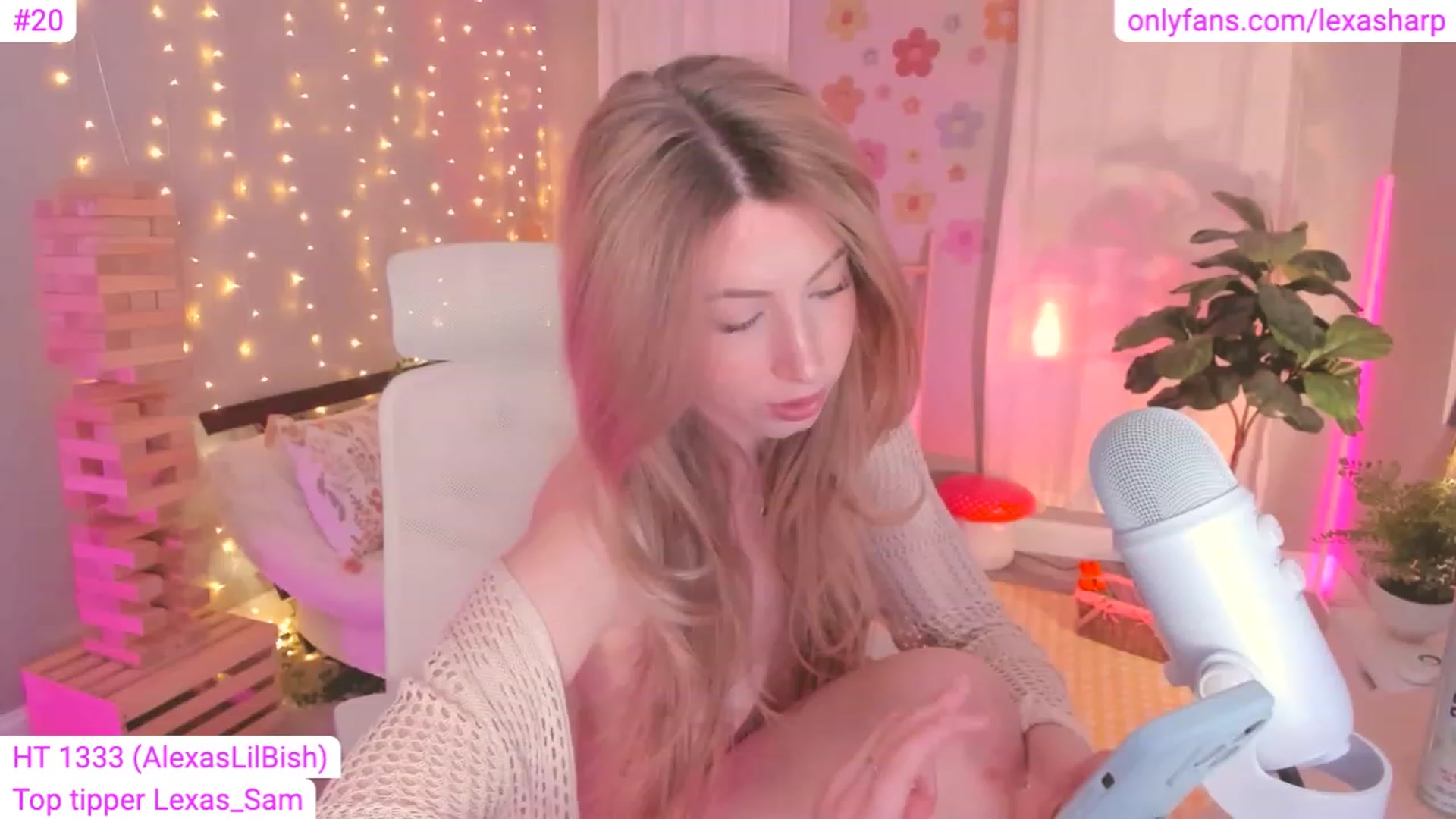 Gallery image thumbnail from alexasharp's myfreecams stream on, 04/12/2023, 02:39 image 2 of 20