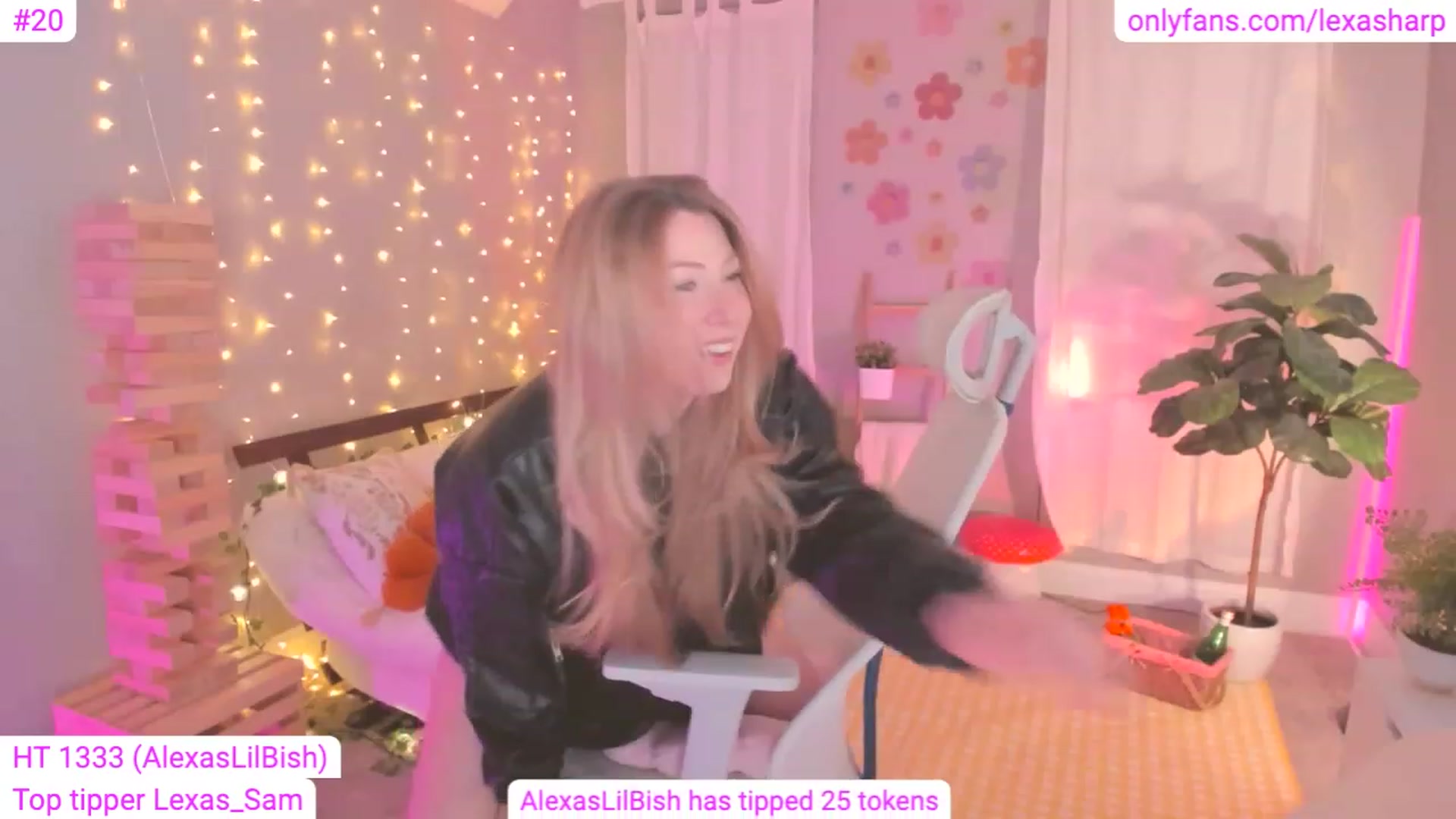 Gallery image thumbnail from alexasharp's myfreecams stream on, 04/14/2023, 02:06 image 15 of 20