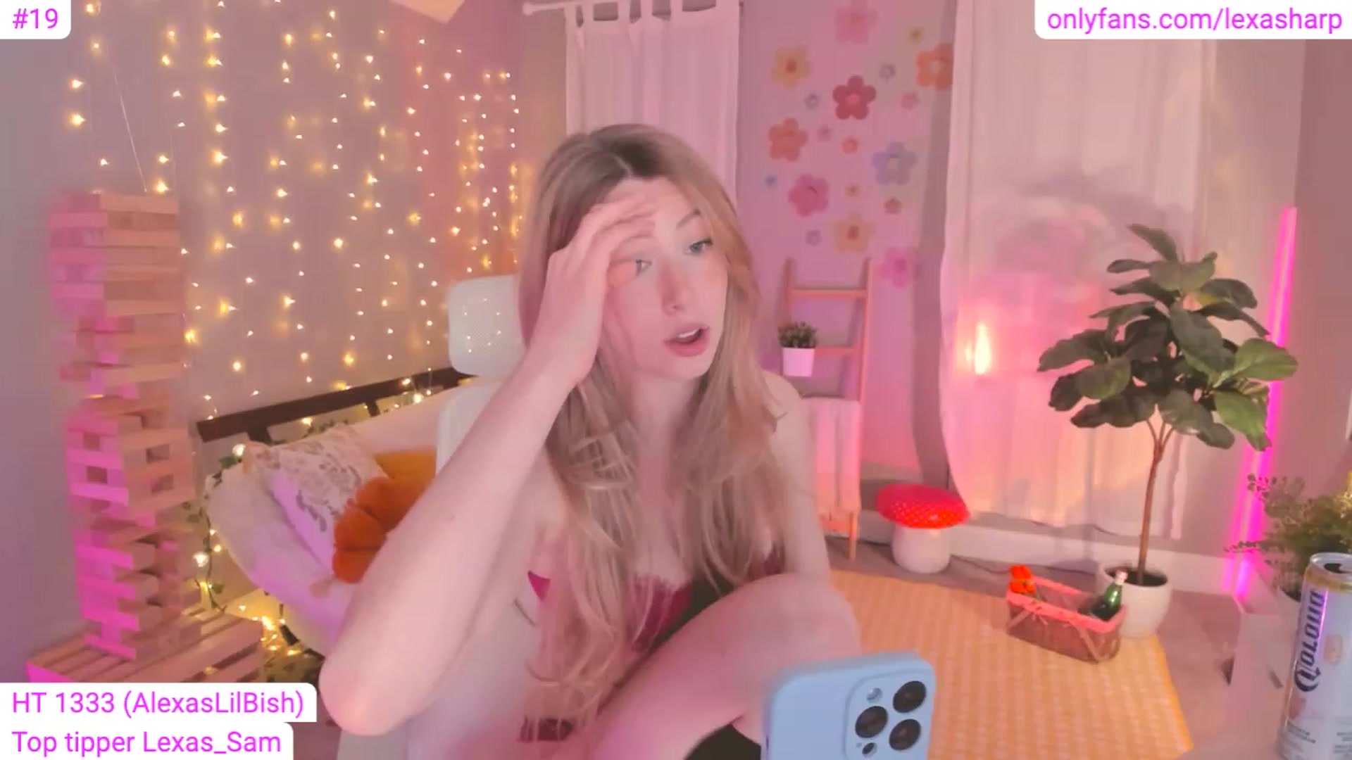 Gallery image thumbnail from alexasharp's myfreecams stream on, 04/14/2023, 02:06 image 8 of 20
