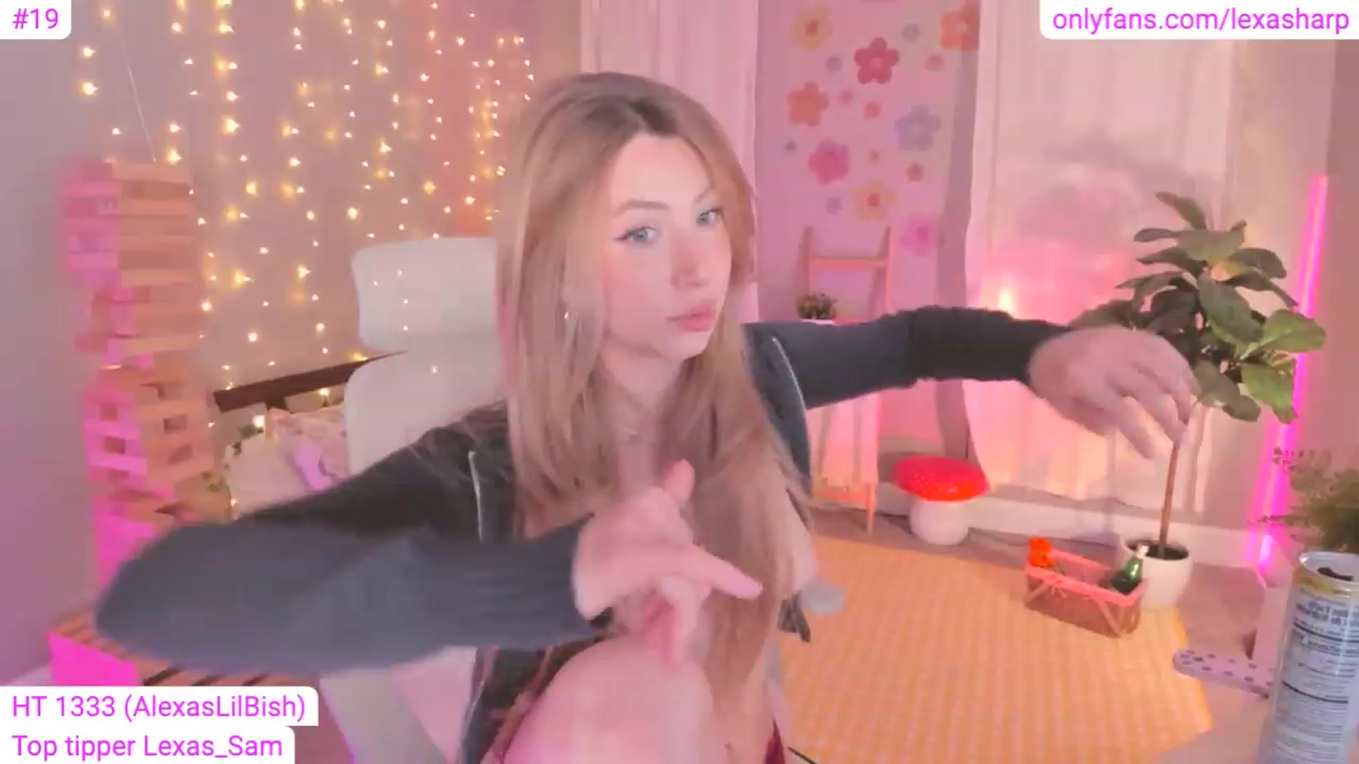Gallery image thumbnail from alexasharp's myfreecams stream on, 04/14/2023, 02:06 image 19 of 20
