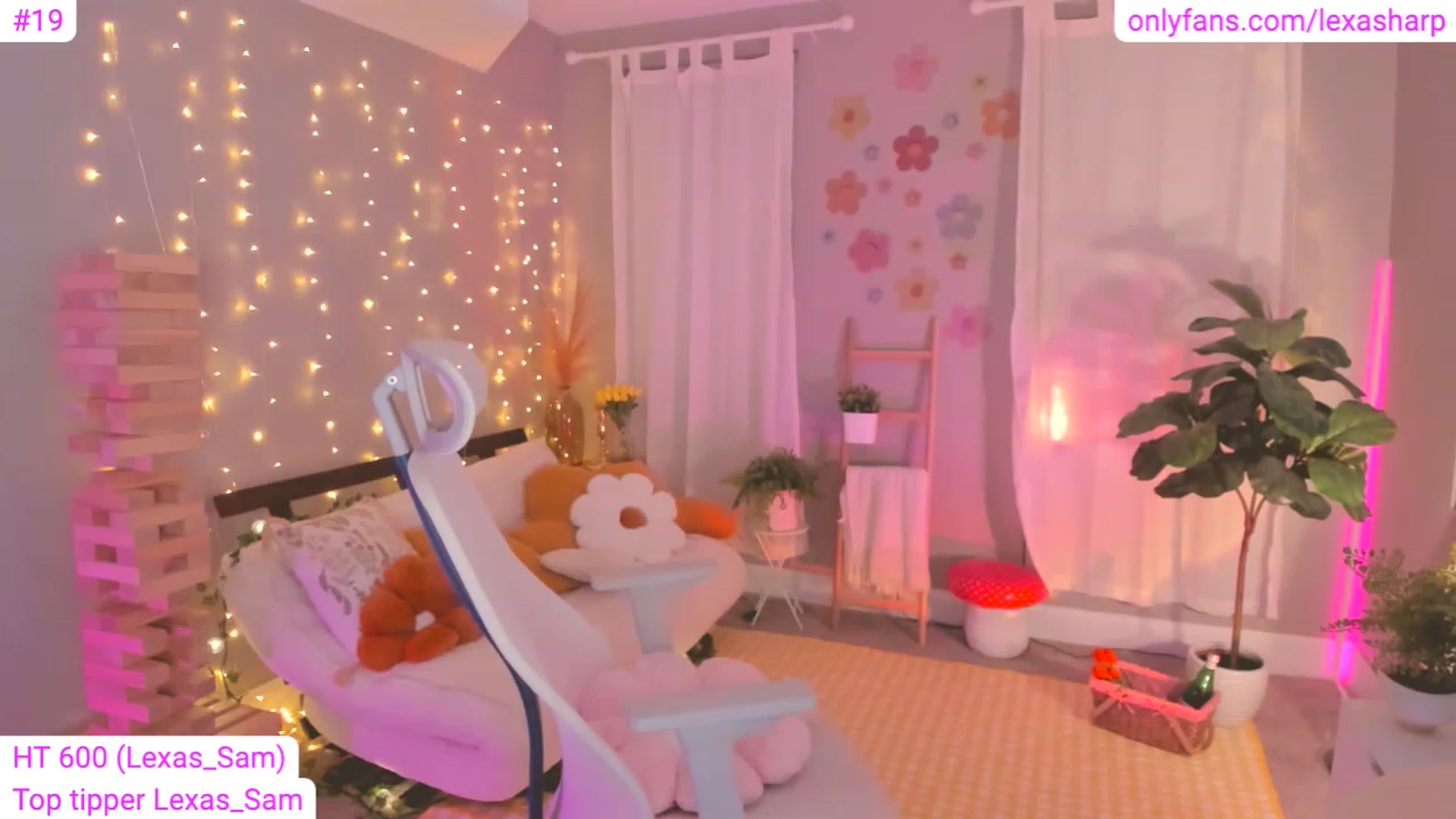Gallery image thumbnail from alexasharp's myfreecams stream on, 04/14/2023, 03:00 image 7 of 20