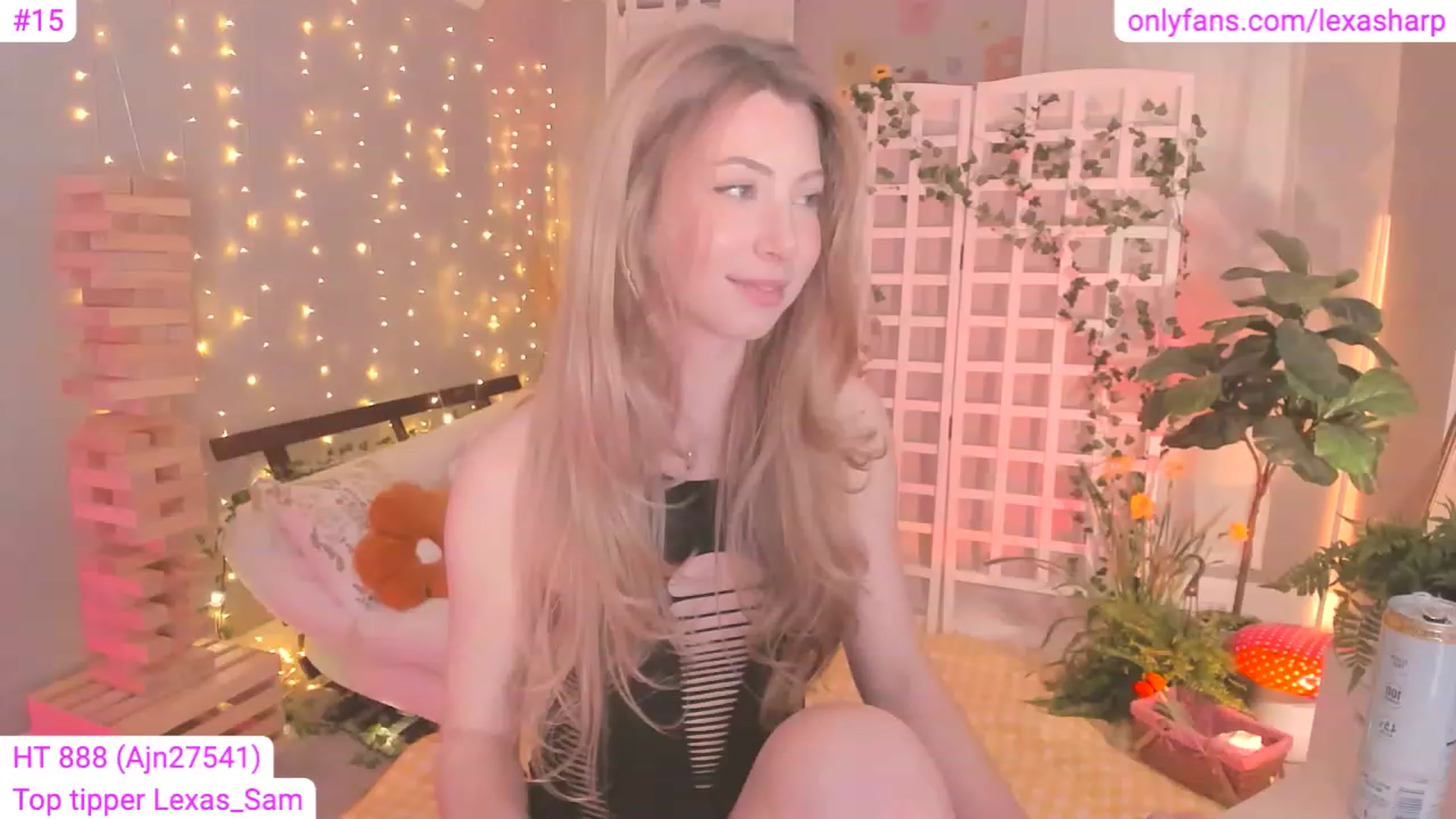 Gallery image thumbnail from alexasharp's myfreecams stream on, 04/16/2023, 06:03 image 1 of 20