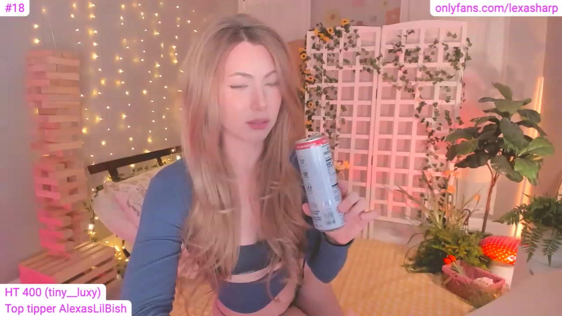 Gallery image thumbnail from alexasharp's myfreecams stream on, 04/18/2023, 02:54 image 3 of 20