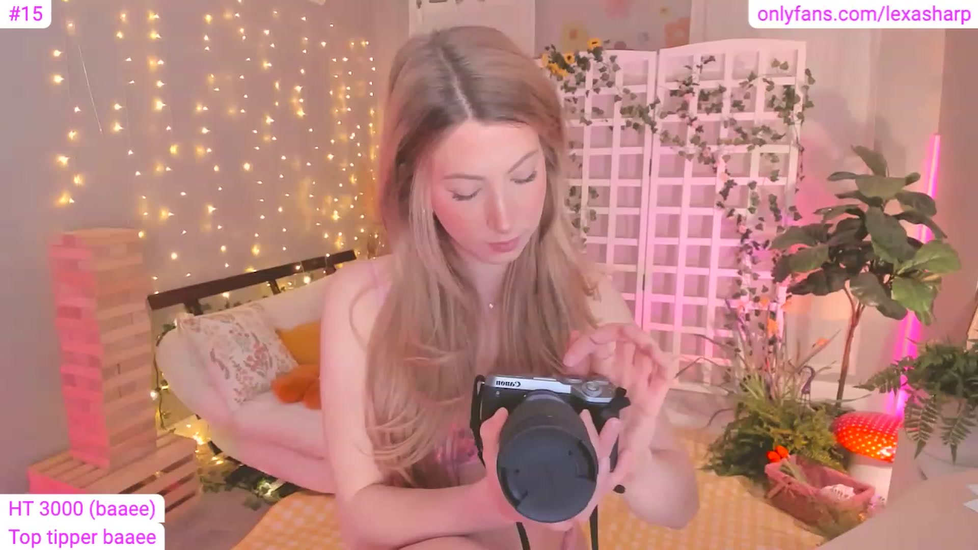 Gallery image thumbnail from alexasharp's myfreecams stream on, 04/19/2023, 24:25 image 12 of 20